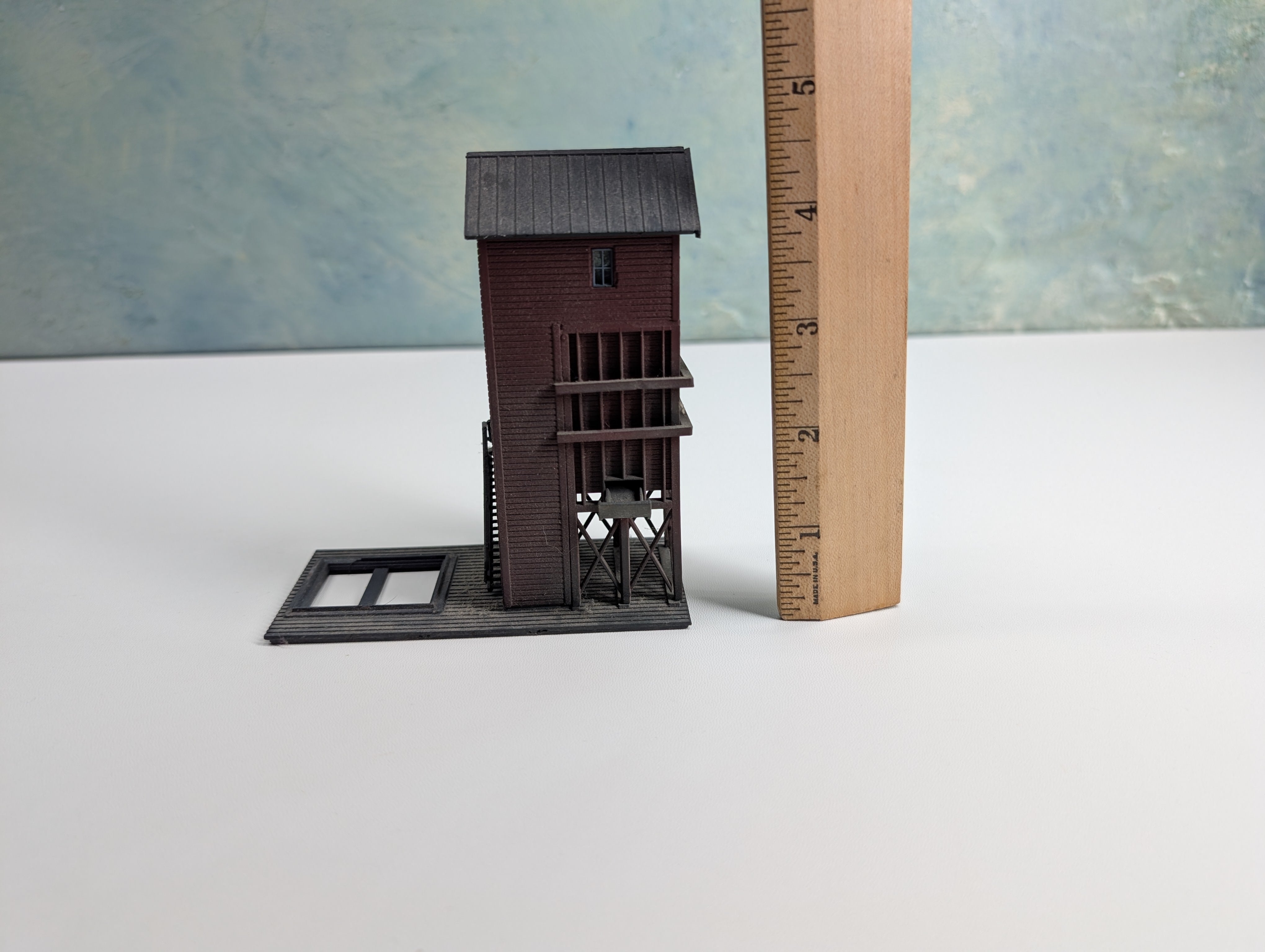 USED N Scale Coaling Tower
