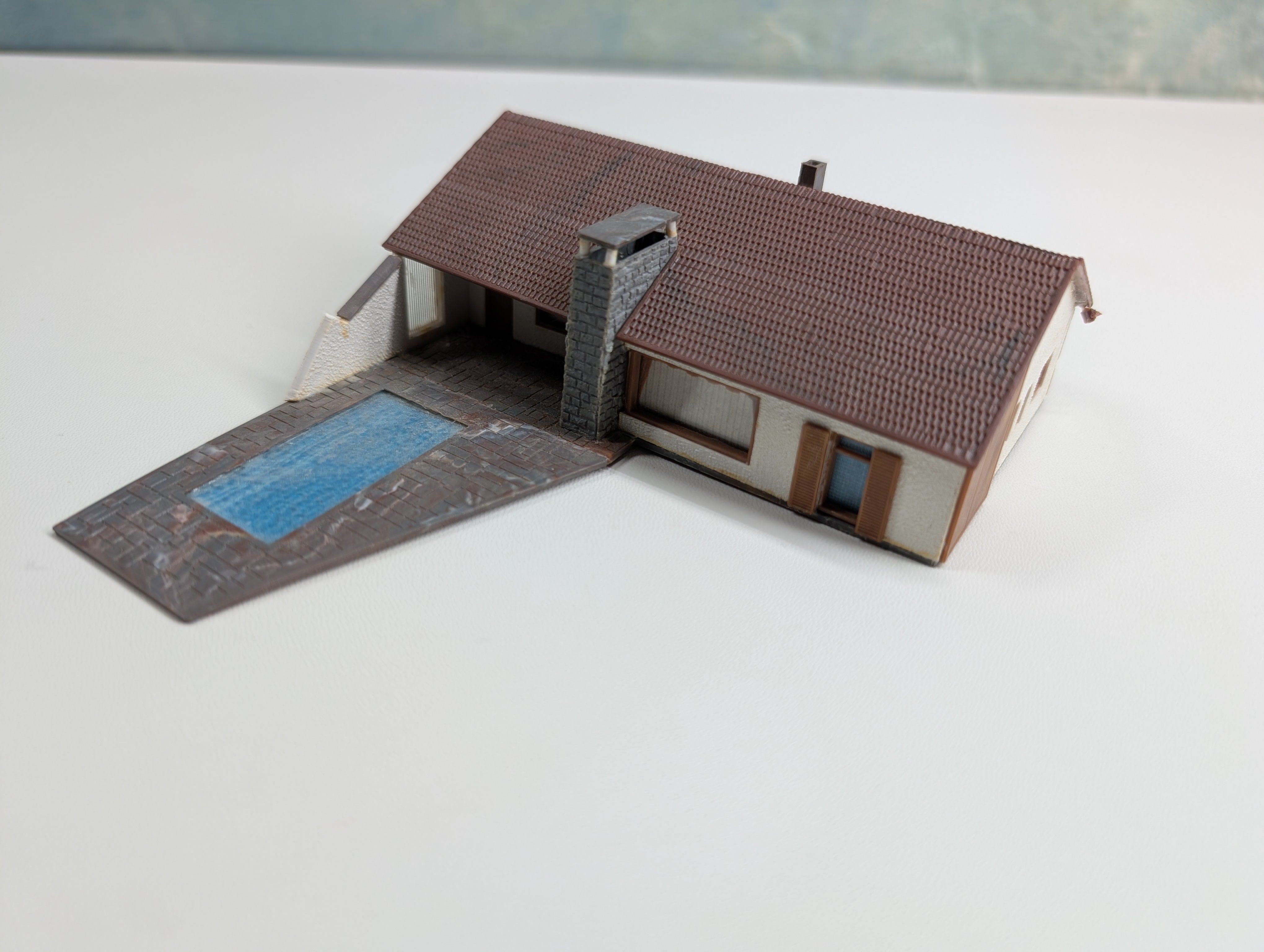 USED Arnold Rapido #0695 N Scale House w/ Pool