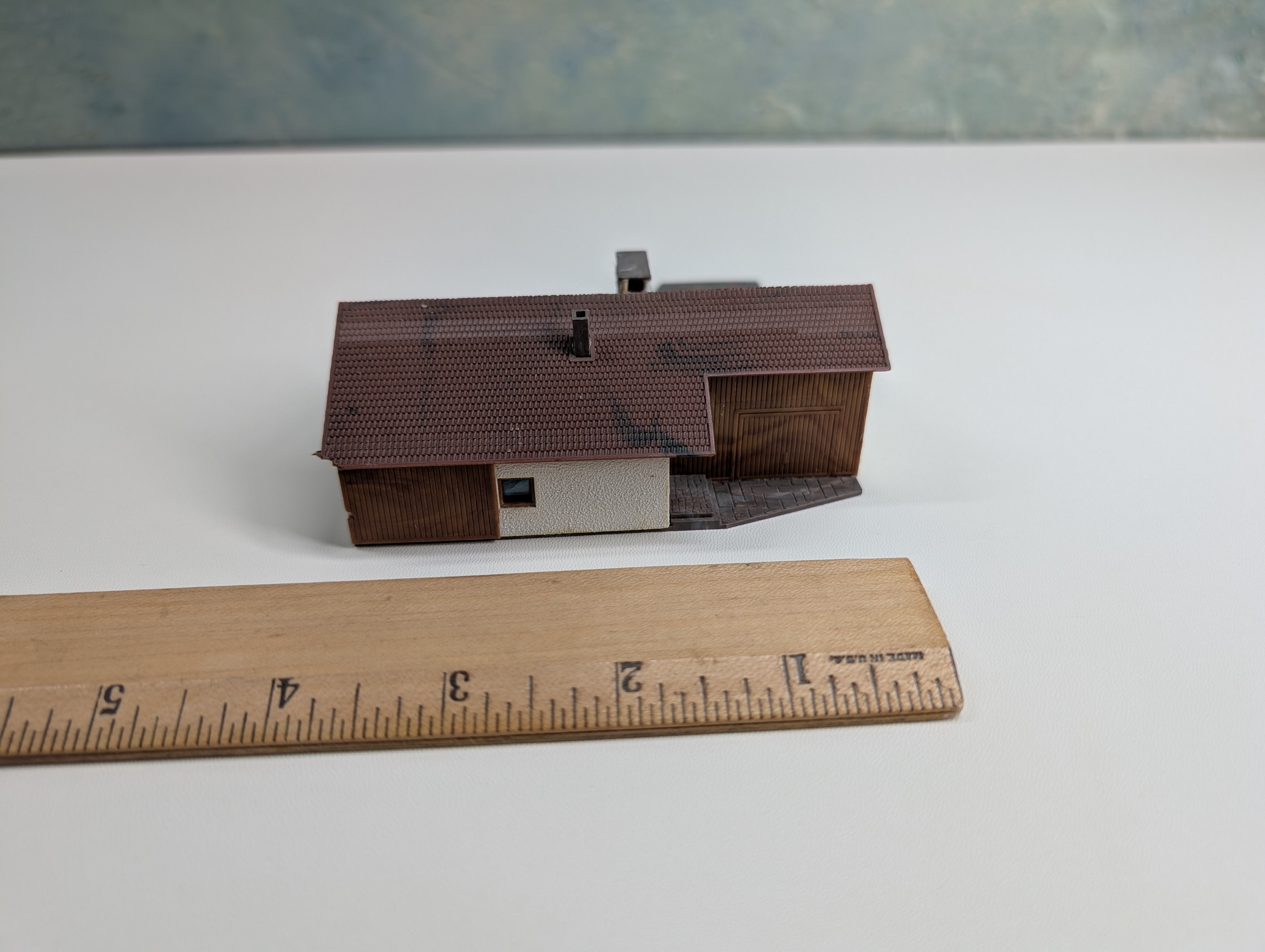 USED Arnold Rapido #0695 N Scale House w/ Pool