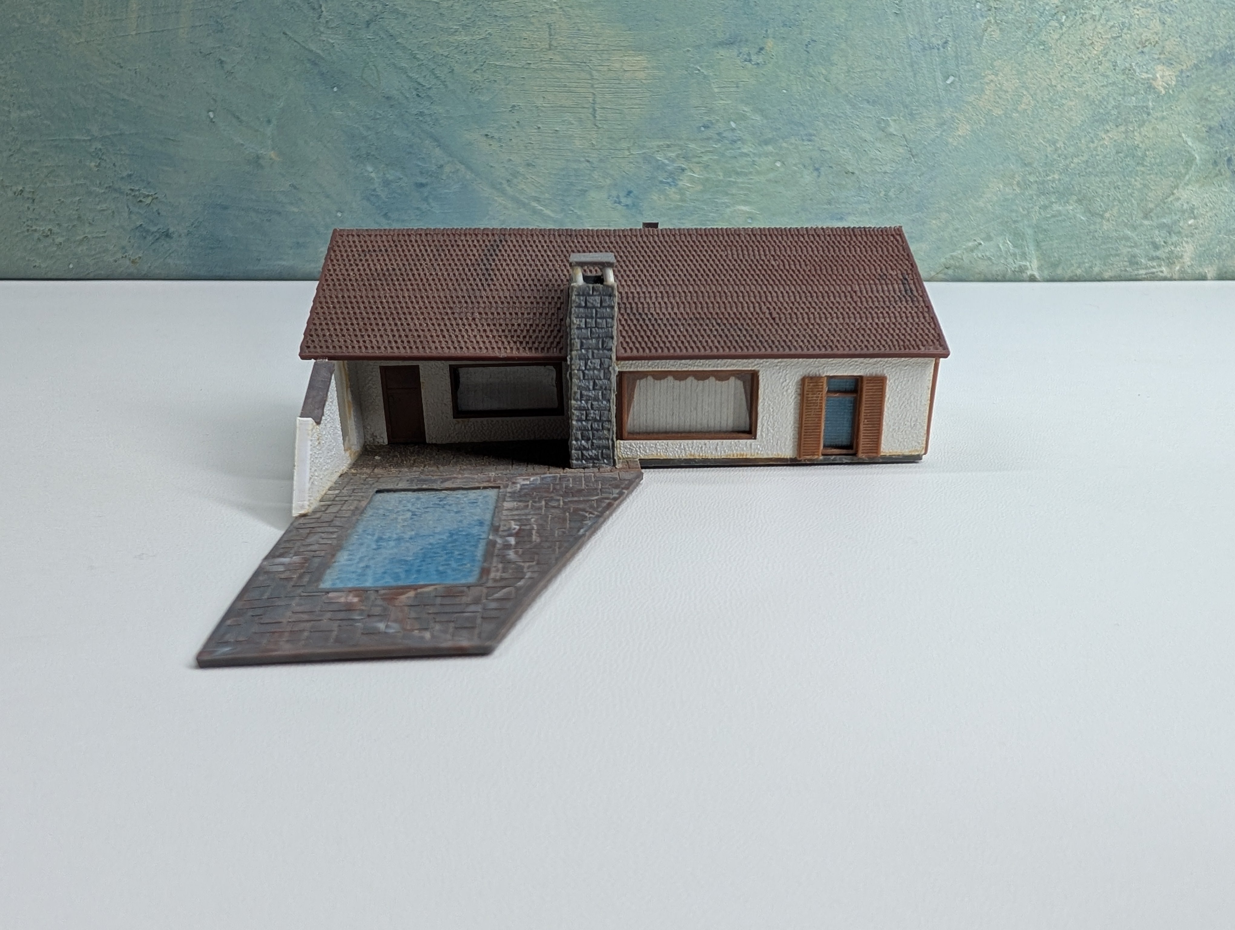 USED Arnold Rapido #0695 N Scale House w/ Pool