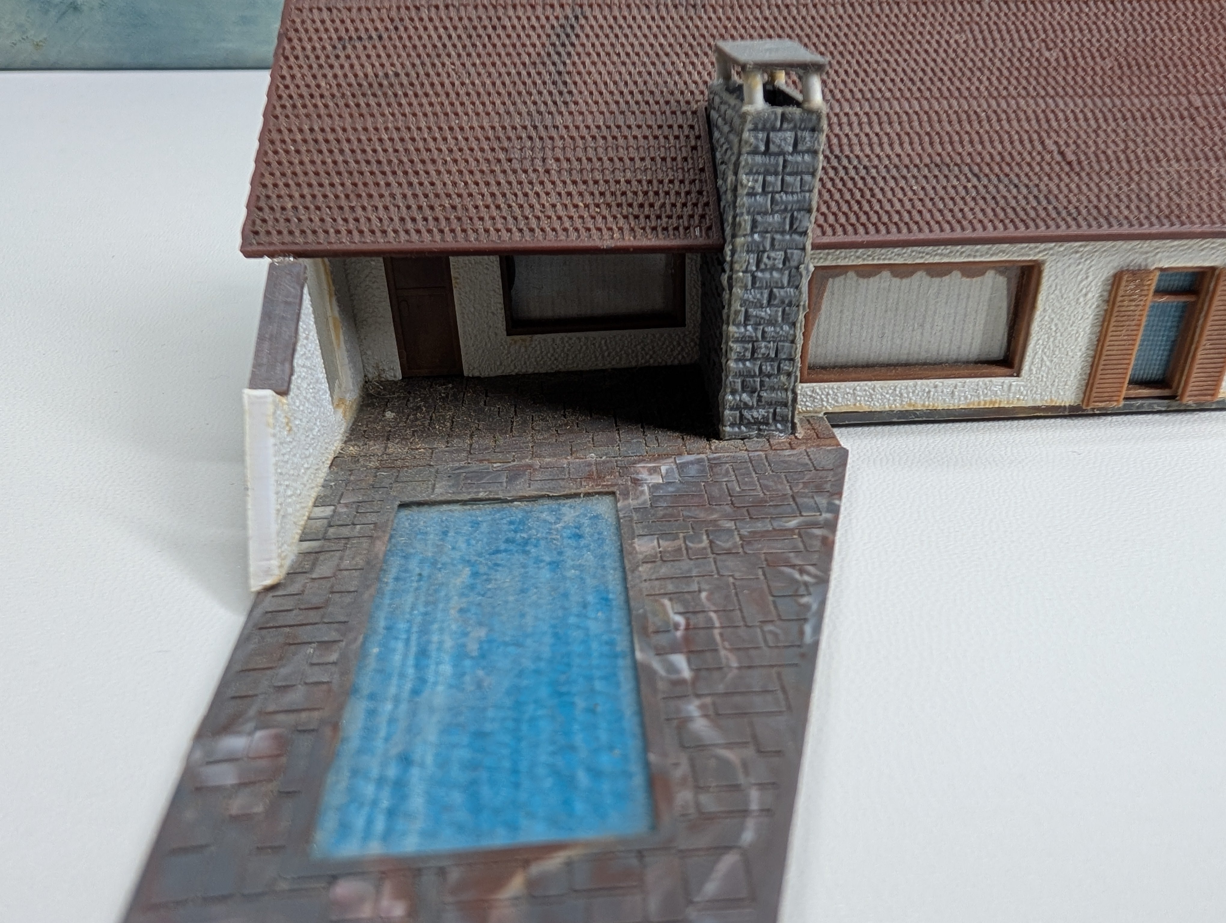 USED Arnold Rapido #0695 N Scale House w/ Pool