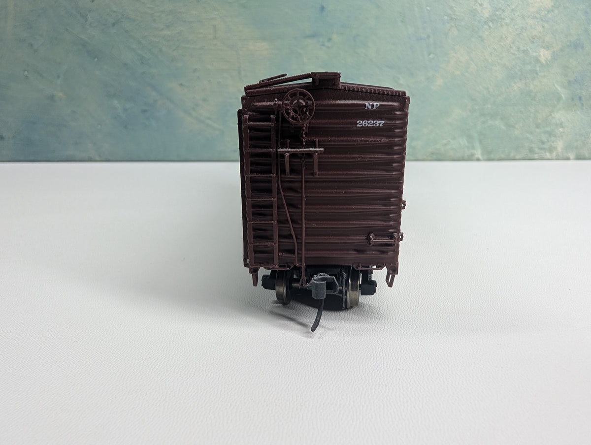 USED Intermountain HO Scale 40' Box Car Northern Pacific NP #26237 Metal Wheels