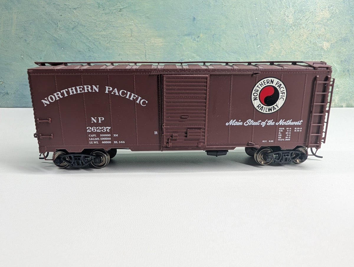 USED Intermountain HO Scale 40' Box Car Northern Pacific NP #26237 Metal Wheels
