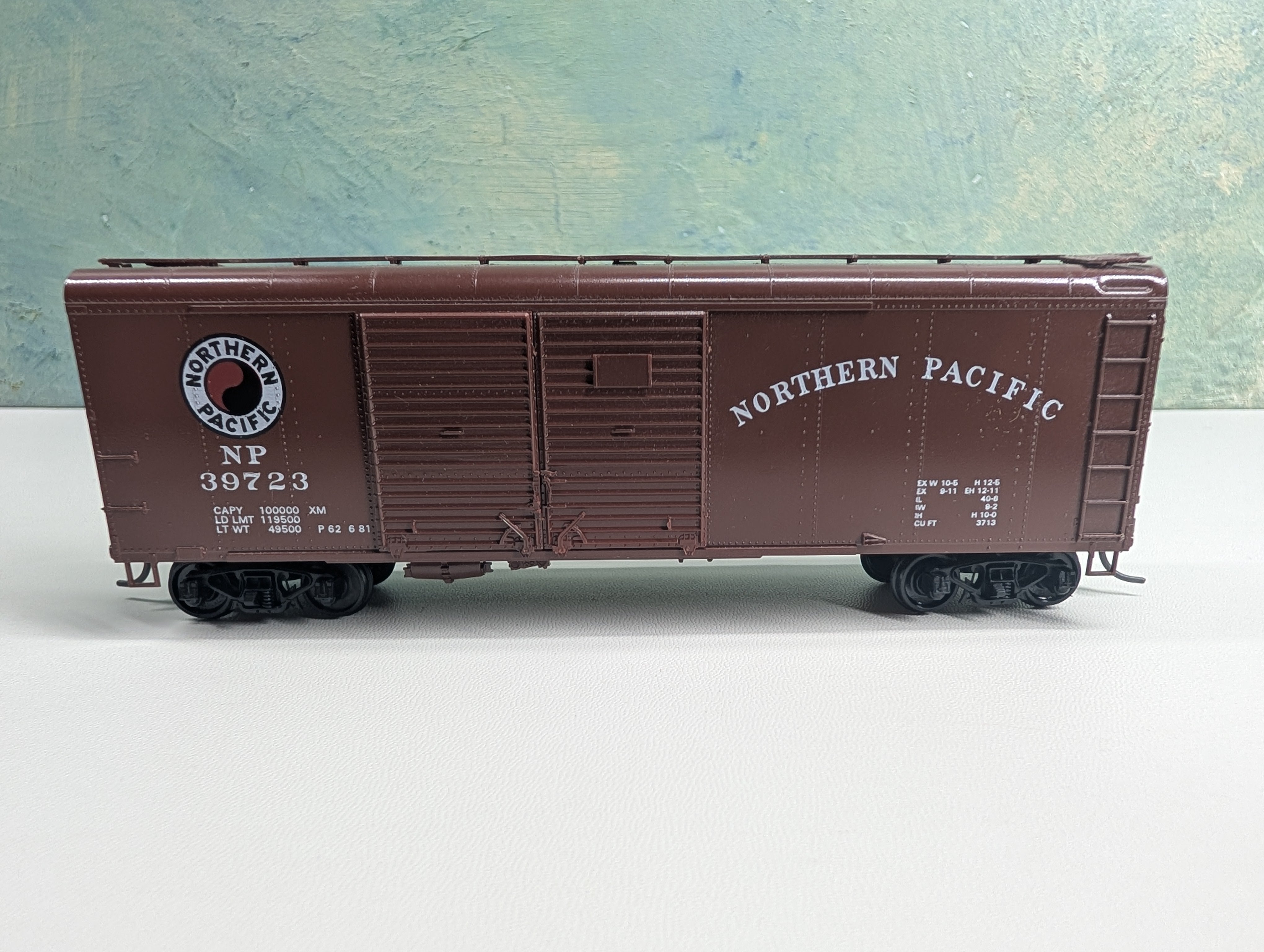 USED Bowser HO Scale 40' Round Top DD Box Car Northern Pacific NP #39723