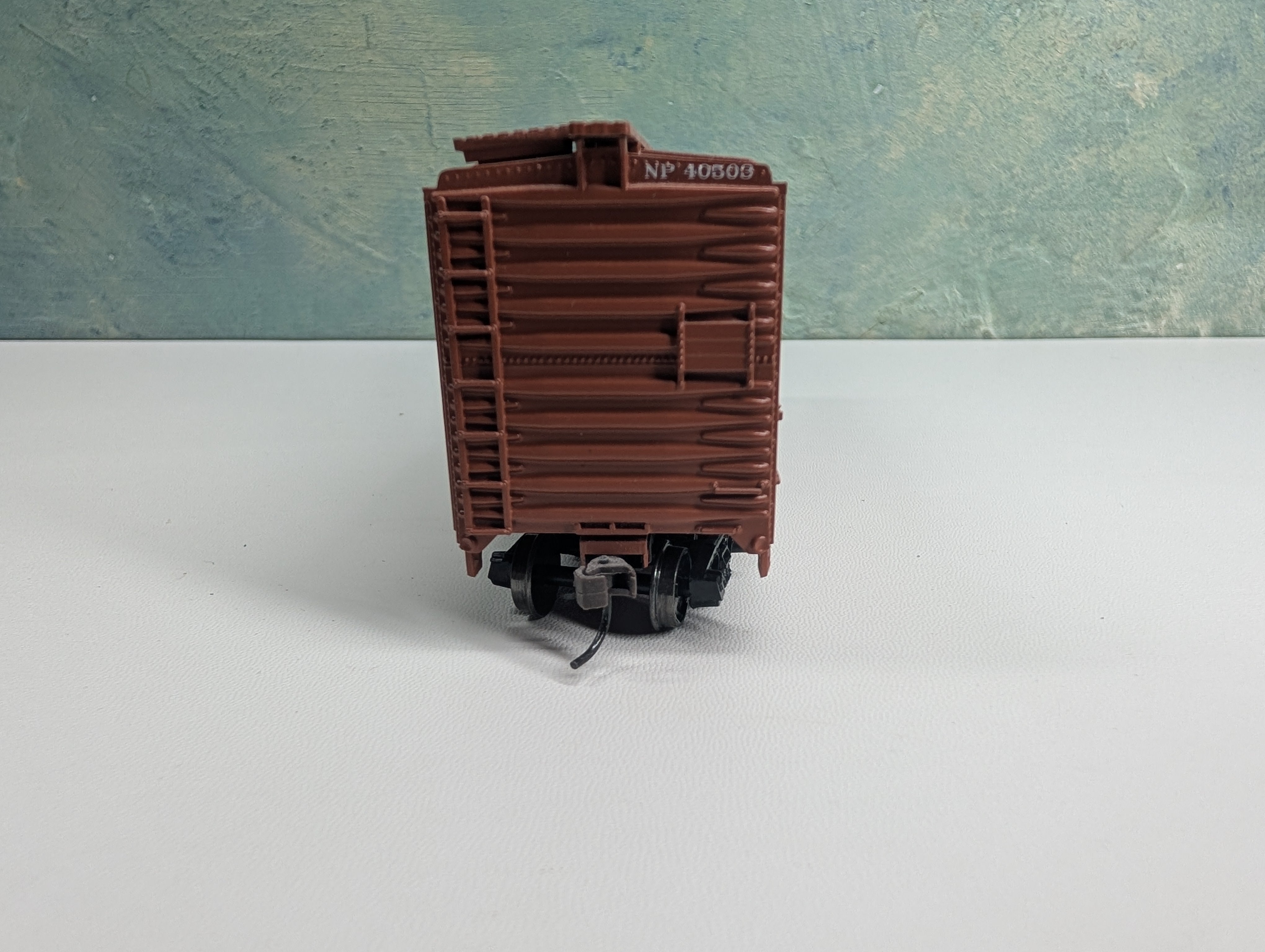 USED Athearn HO Scale 40' Wooden Box Car Northern Pacific NP #40503 Metal Wheels
