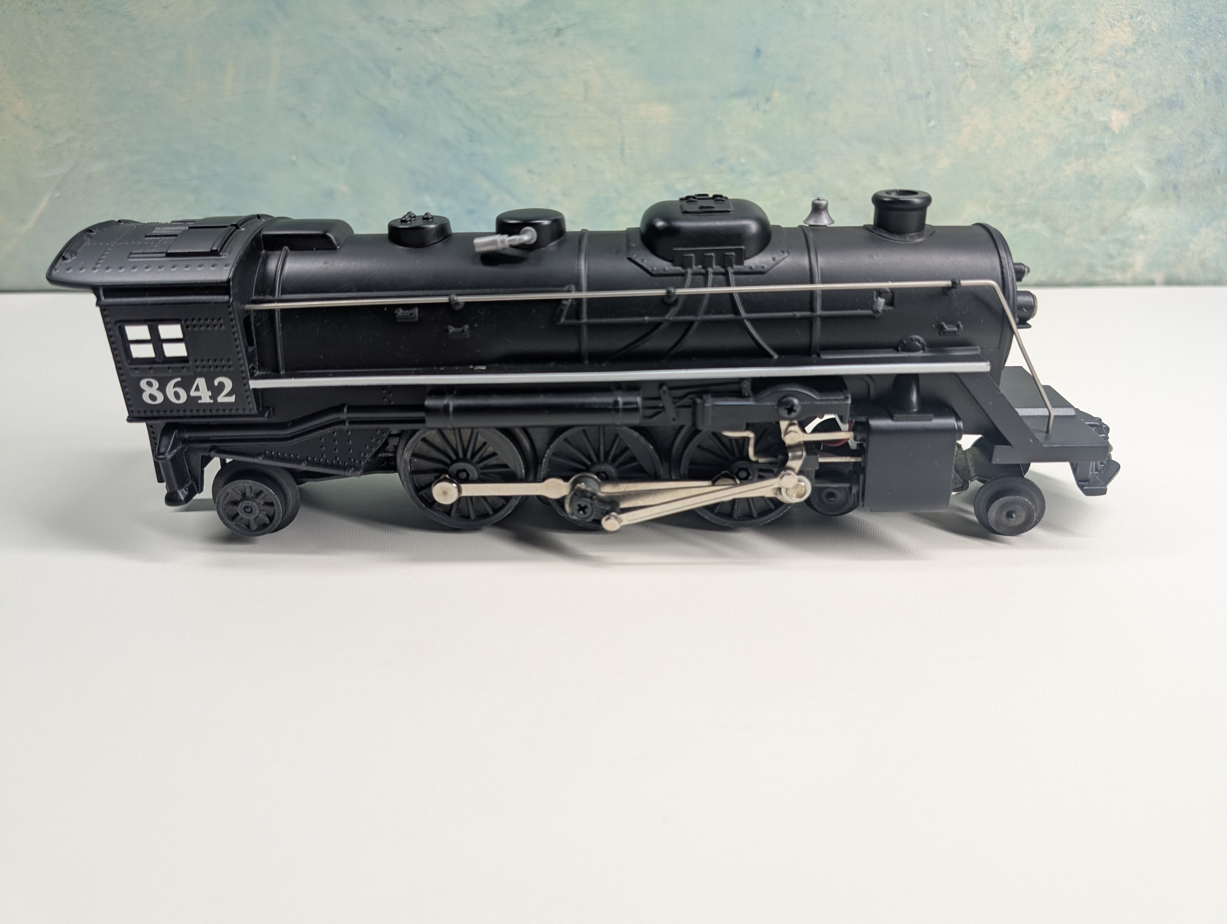 USED Lionel O 4-6-2 Steam Locomotive #8642 Tested!