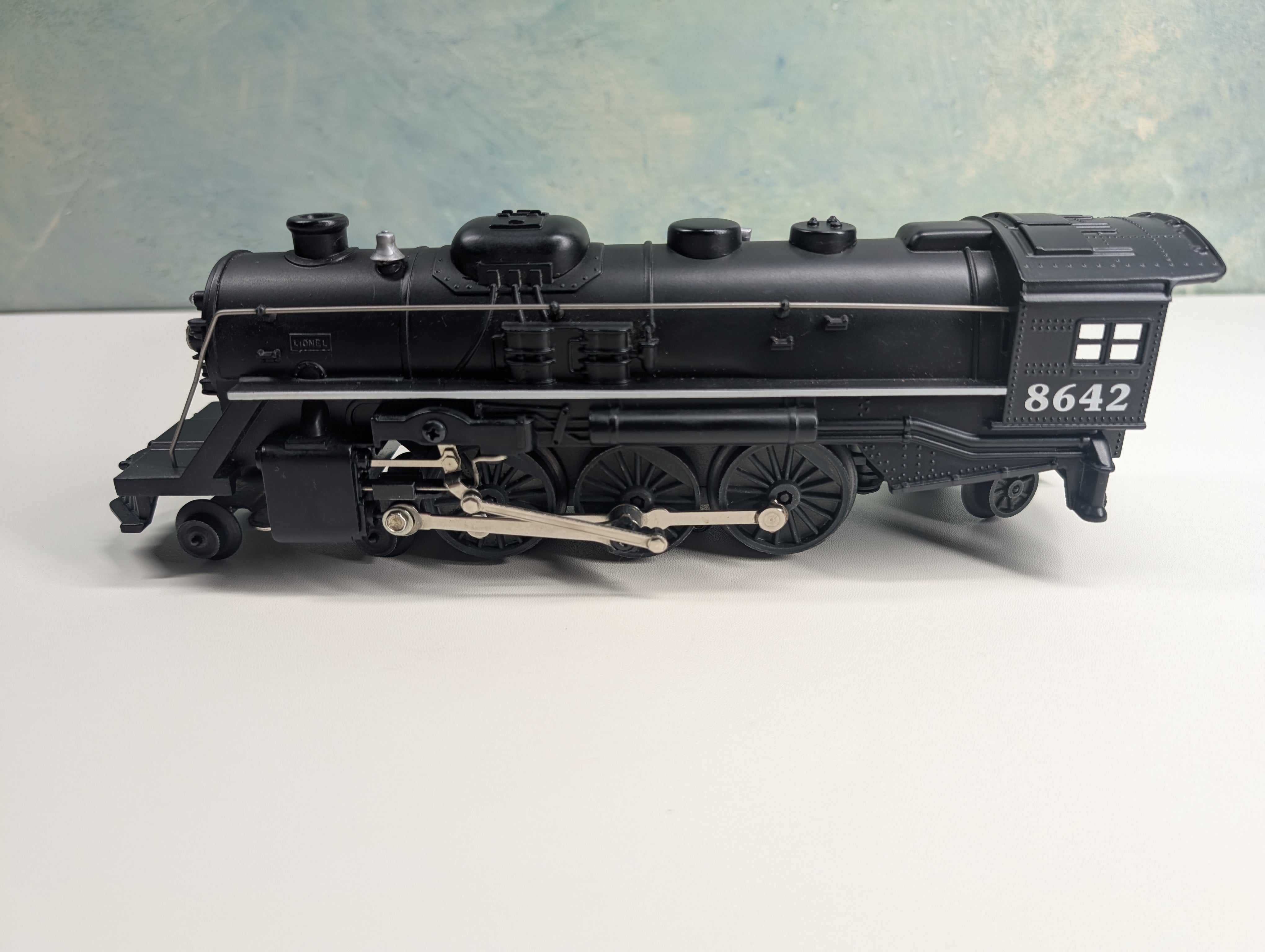 USED Lionel O 4-6-2 Steam Locomotive #8642 Tested!