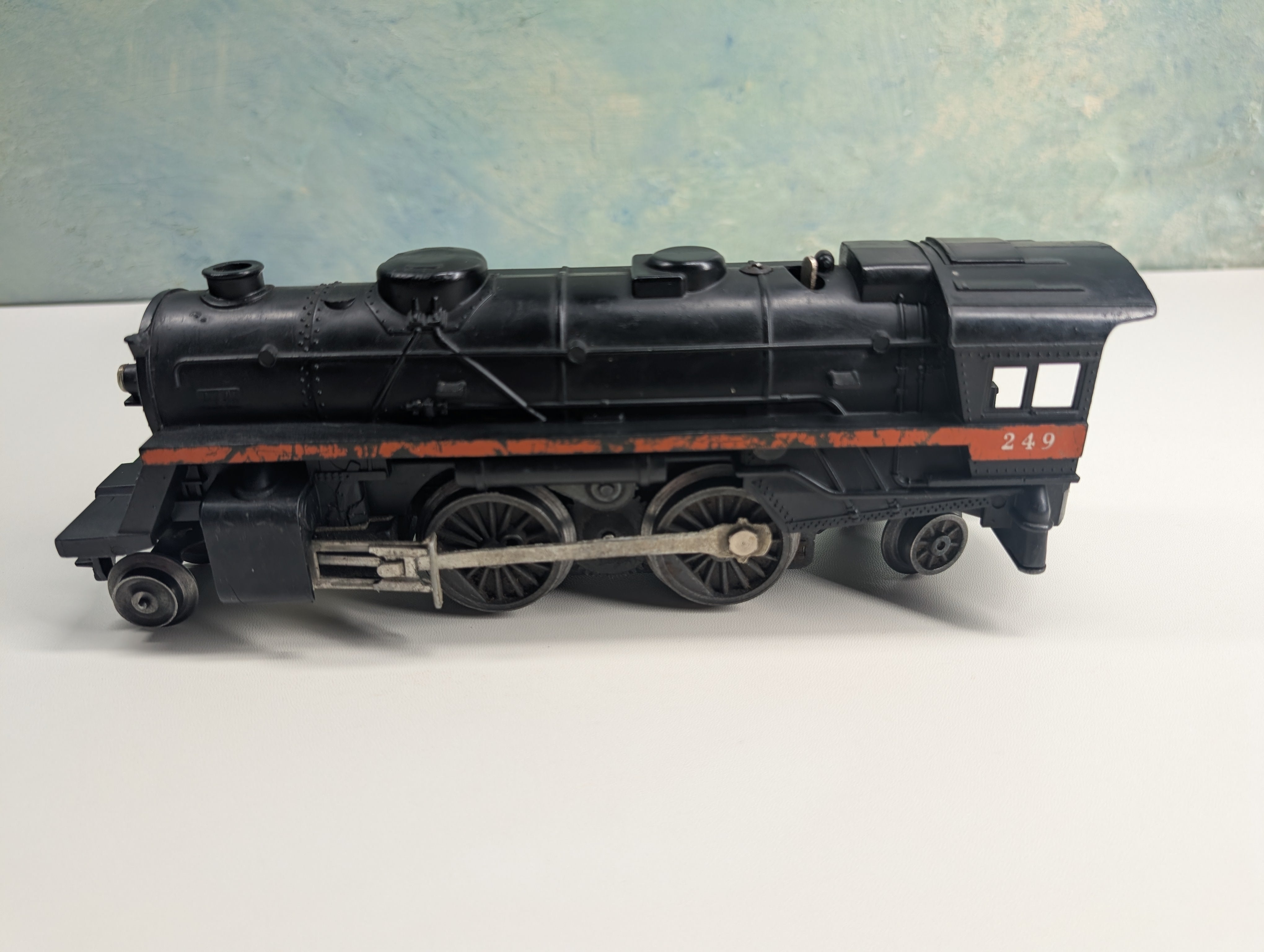 USED Lionel O 2-4-2 Steam Locomotive #249 Tested!