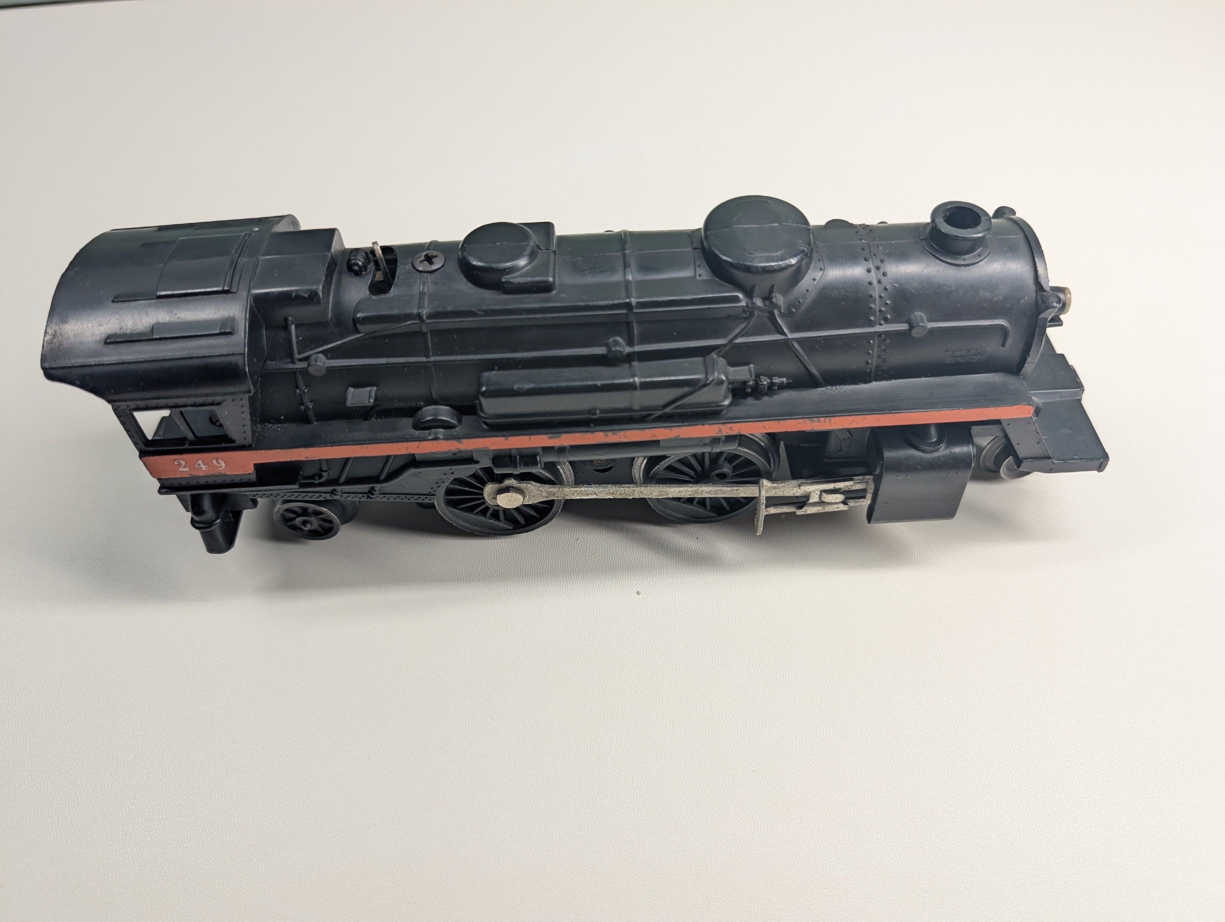 USED Lionel O 2-4-2 Steam Locomotive #249 Tested!