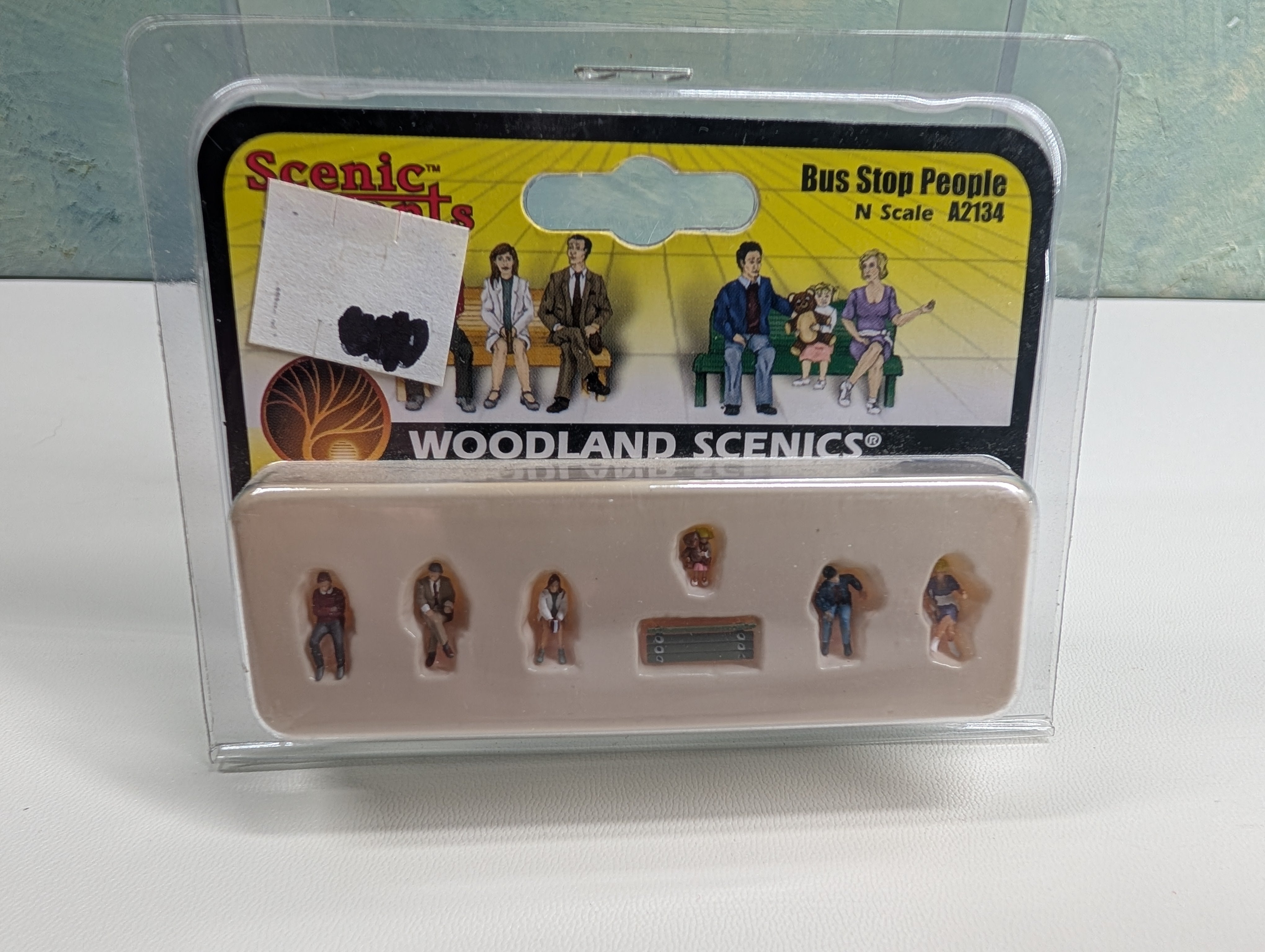 Woodland Scenics A2134 N Scale Bus Stop People (7 pcs)
