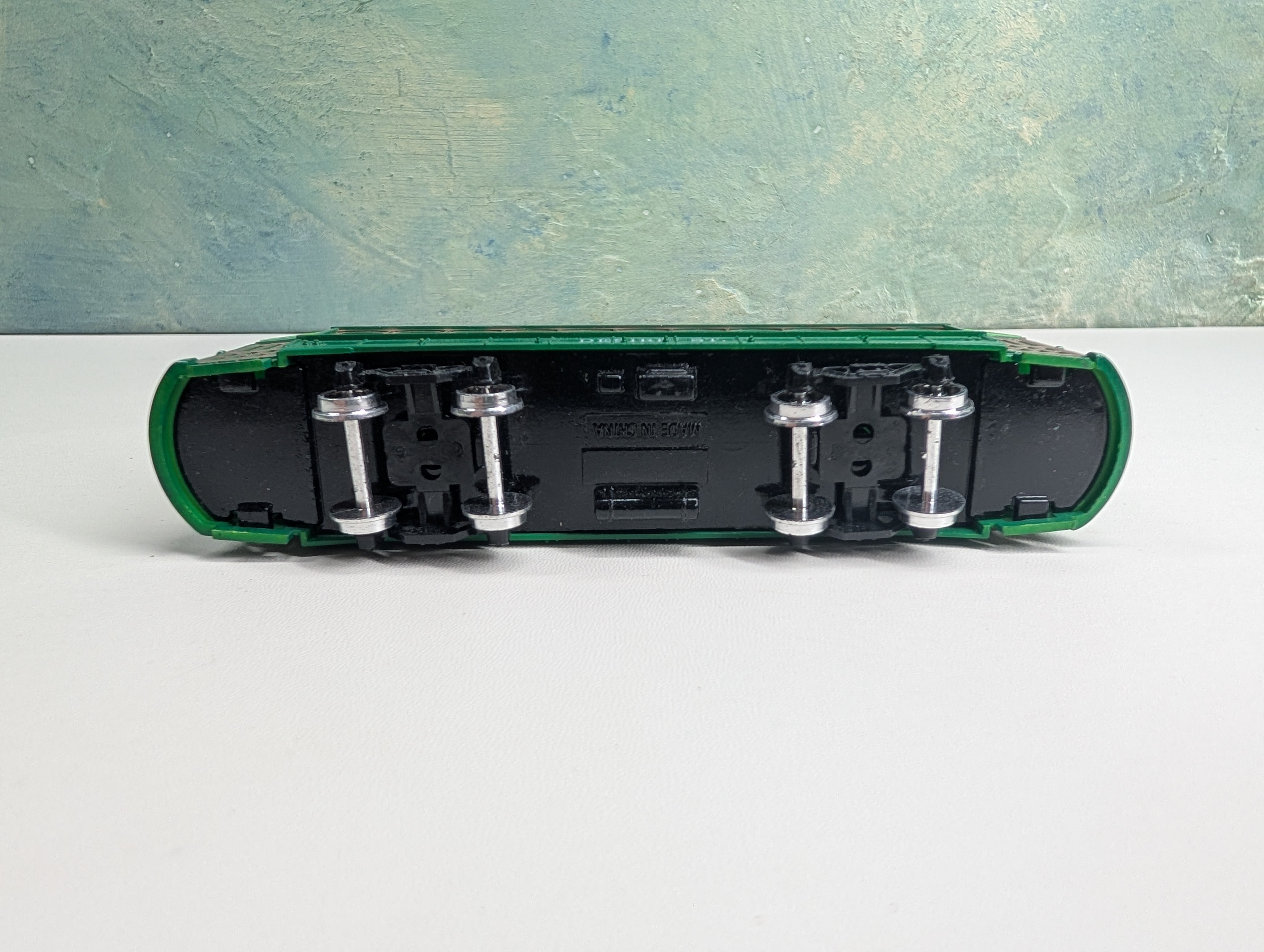 USED HO Scale Unpowered Trolley Desire St #463