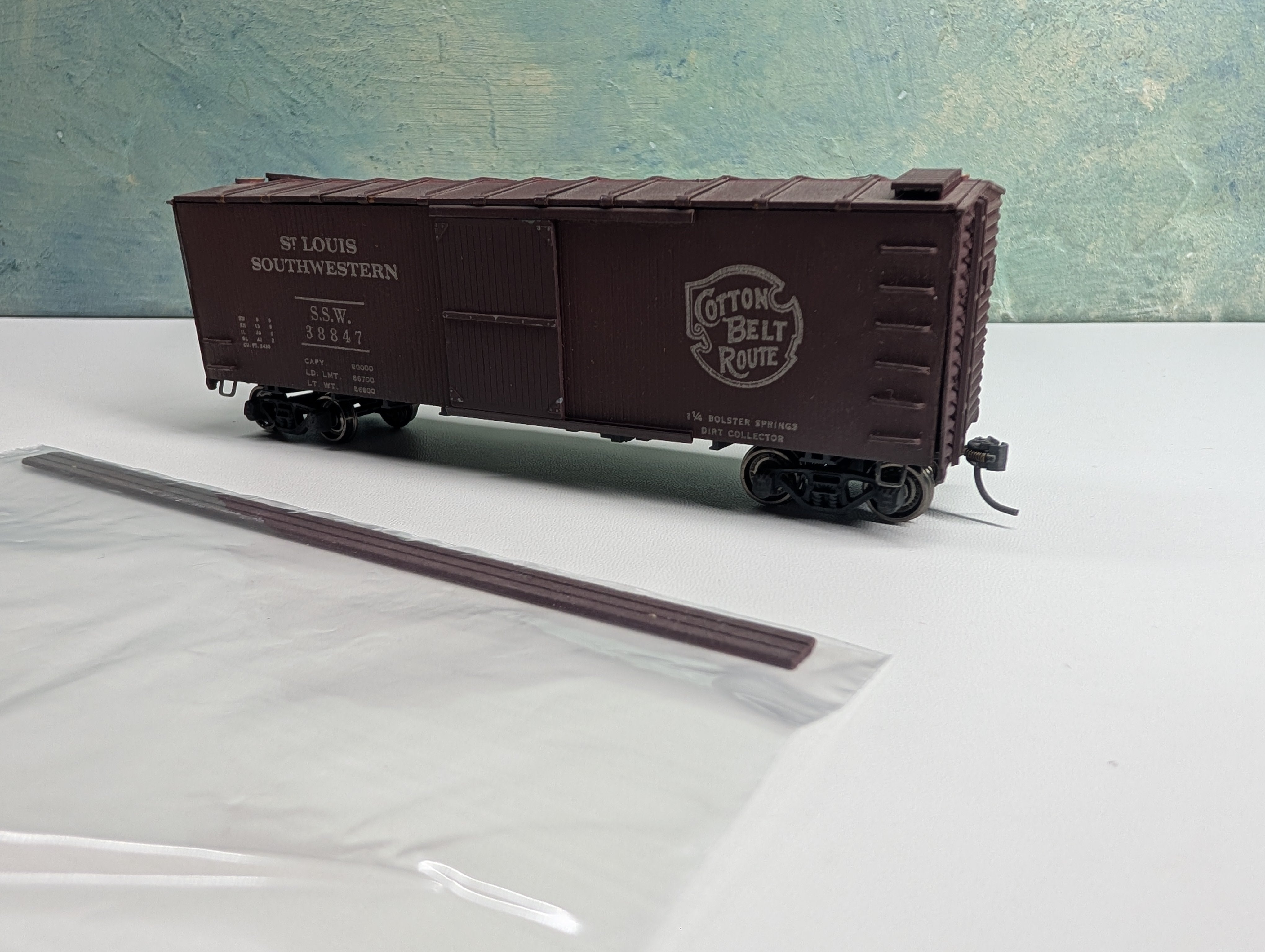 USED HO Scale Weathered Wooden Box Car St Louis Southwestern SSW #38847 Metal Wheels