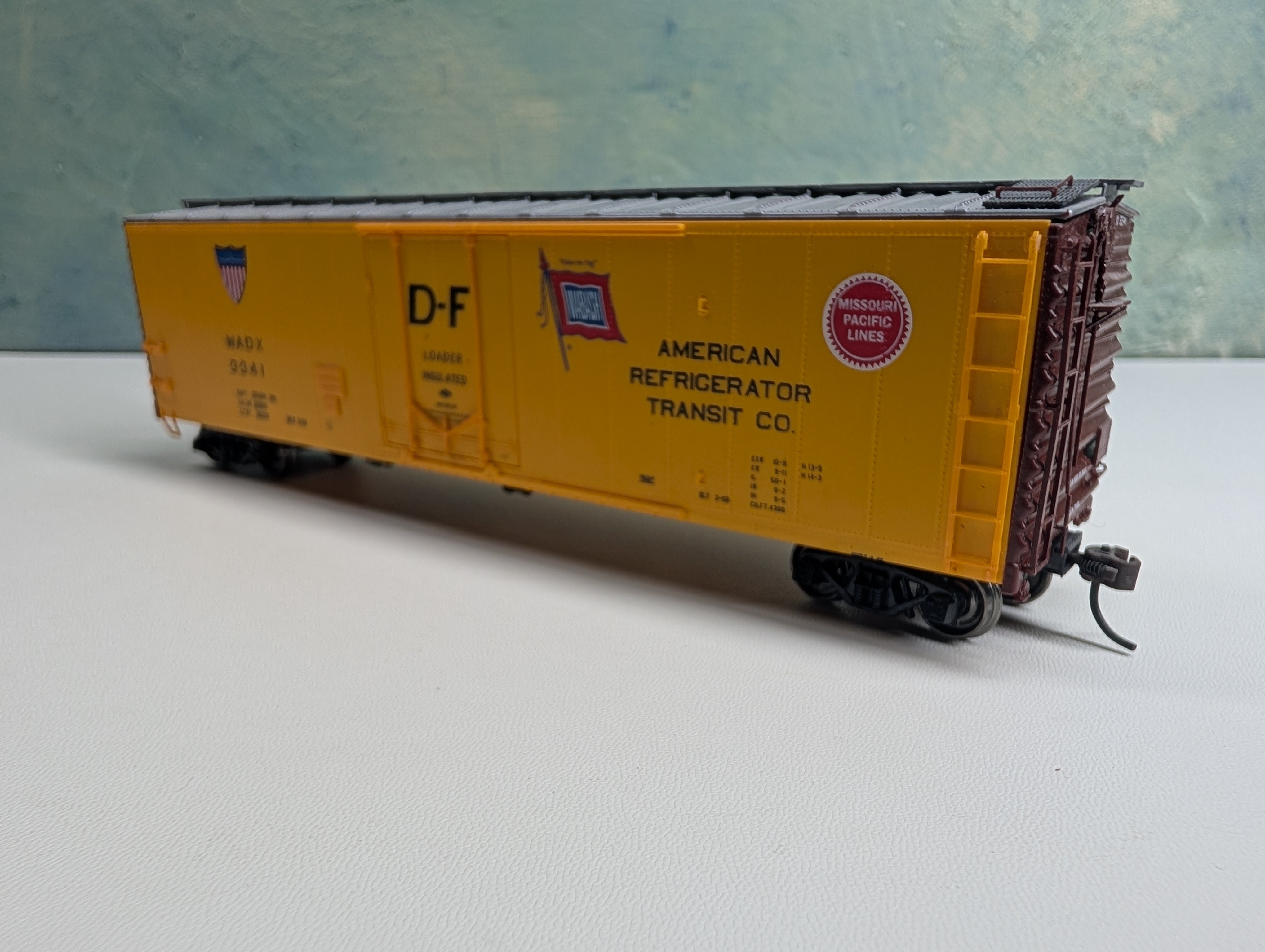 USED HO Scale 50' Box Car American Refrigerator Transit WADX #3341 Metal Wheels