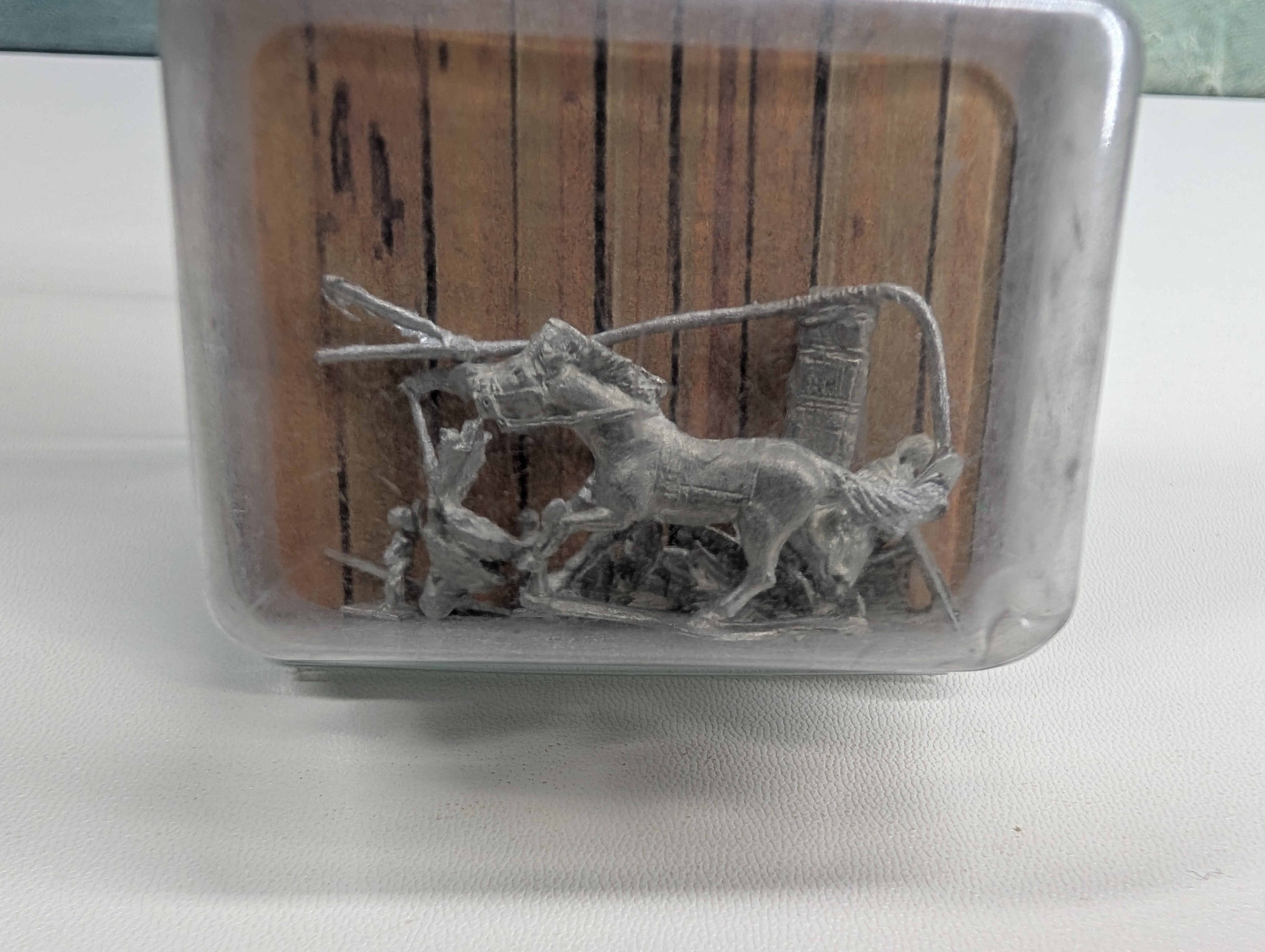 USED Best of the West 15221008 HO Scale Indian Villagers, Pewter