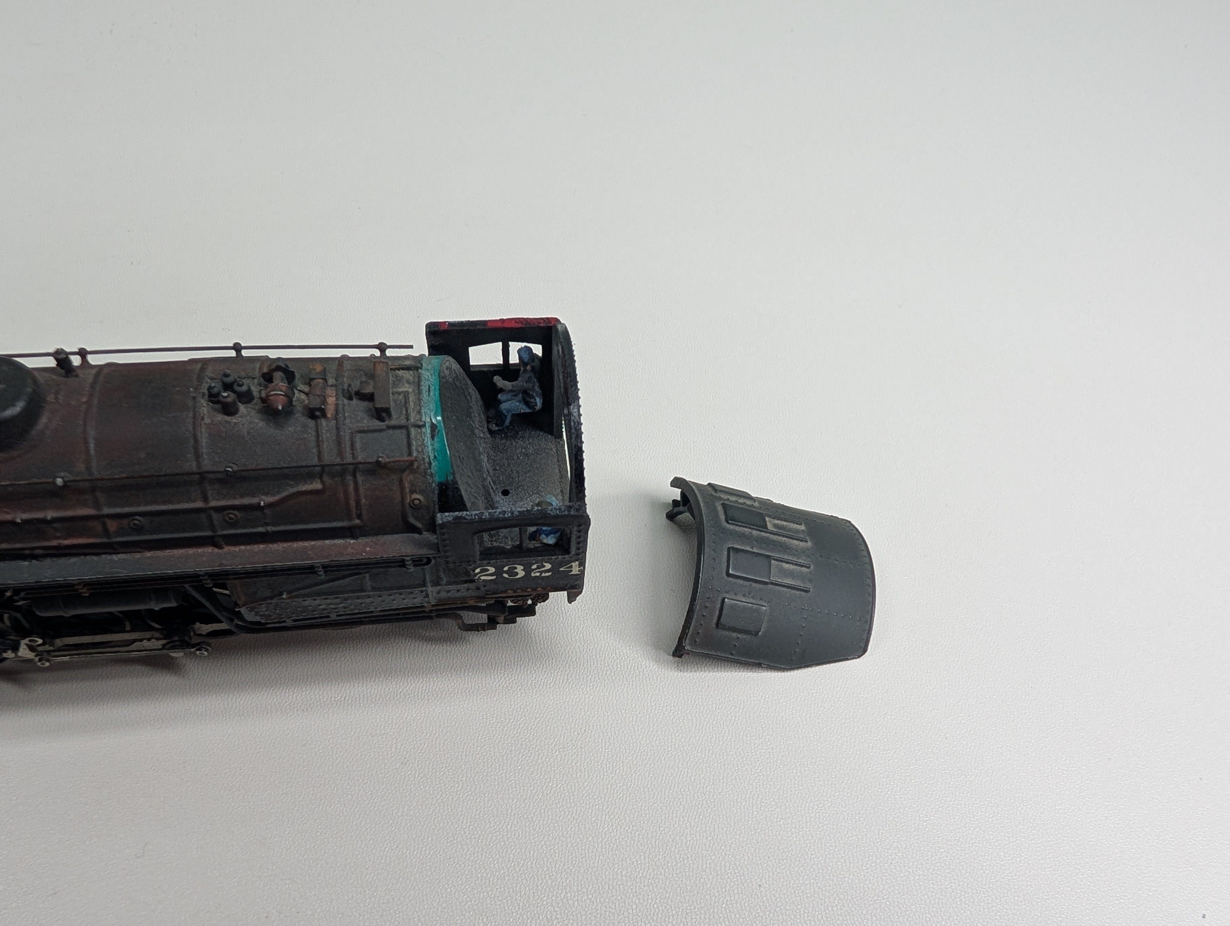USED Bachmann HO Scale 2-8-0 Steam Locomotive, Weathered #2324