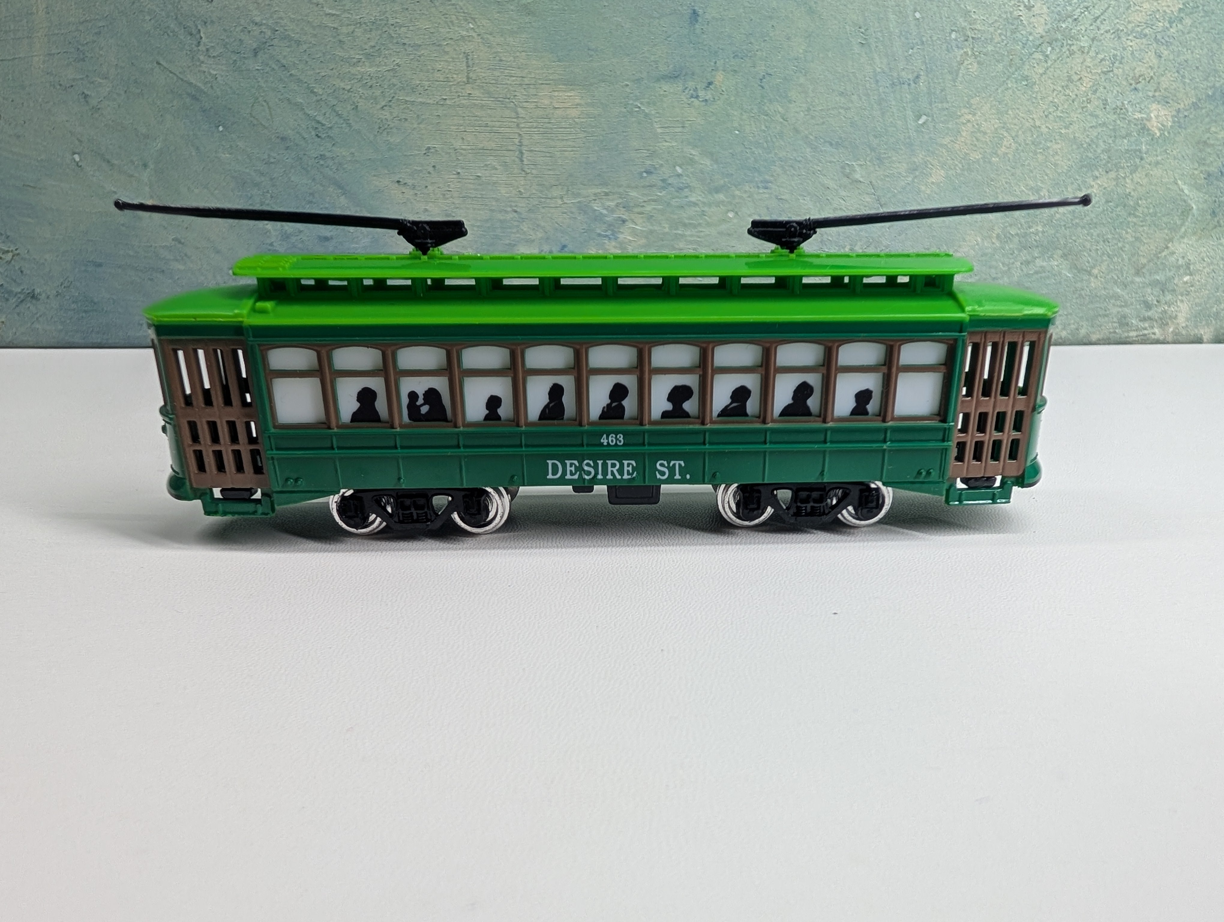 USED HO Scale Unpowered Trolley Desire St #463