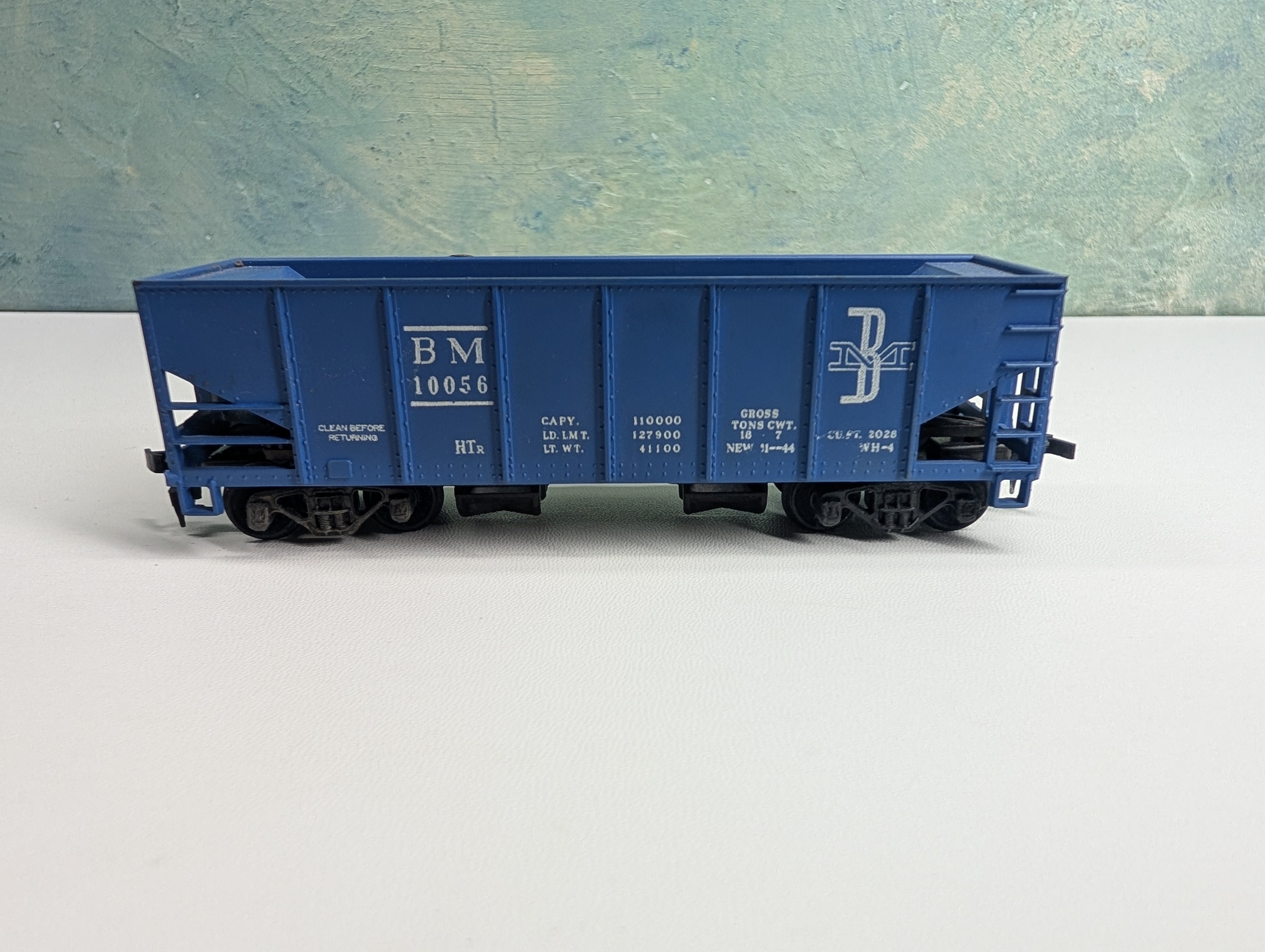 USED Tyco HO Scale Operating Hopper Boston and Maine BM #10056