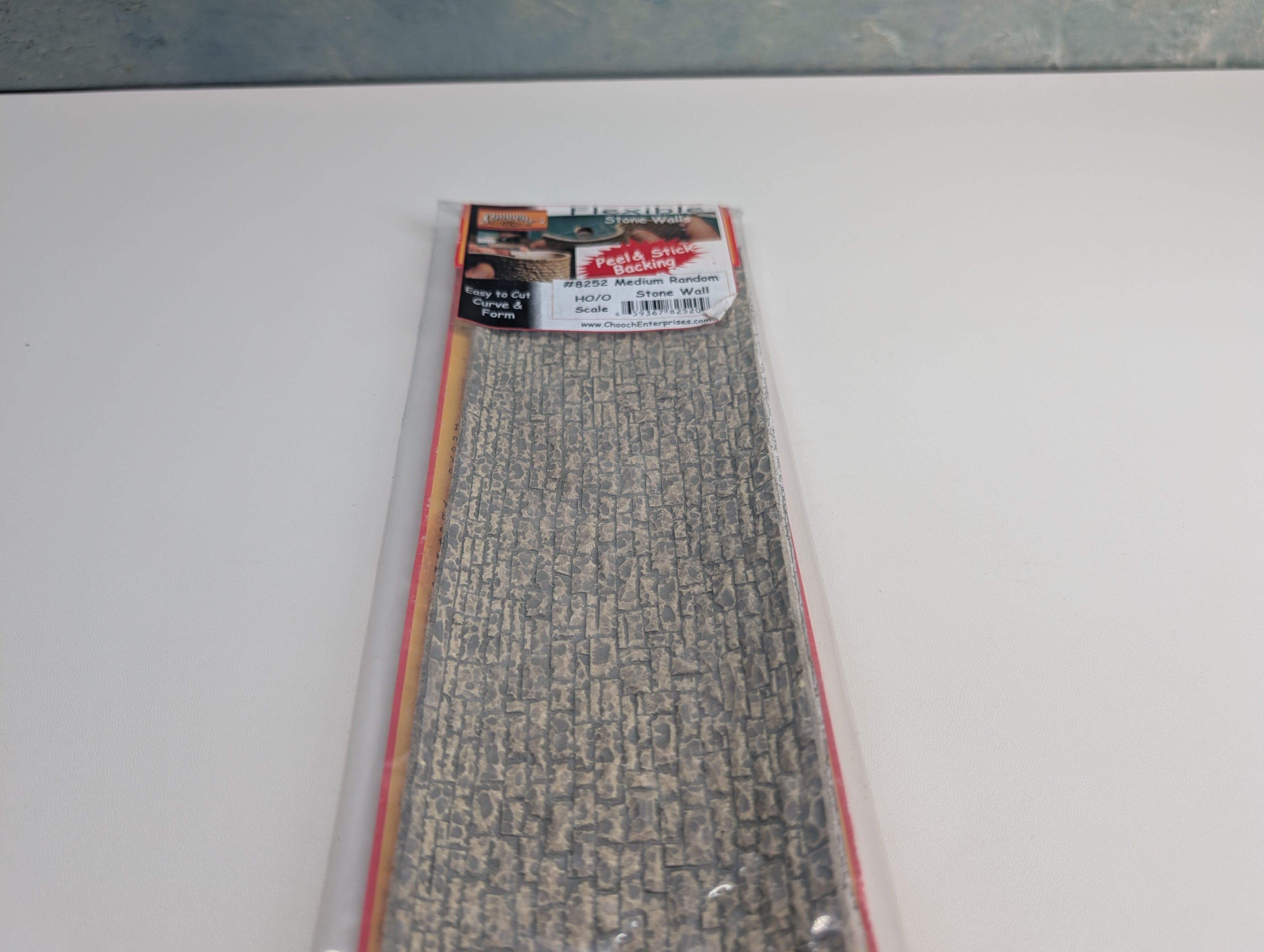 Chooch Enterprises Inc 8252 Multi Scale Flexible Medium Random Stone Wall, Peel & Stick Backing