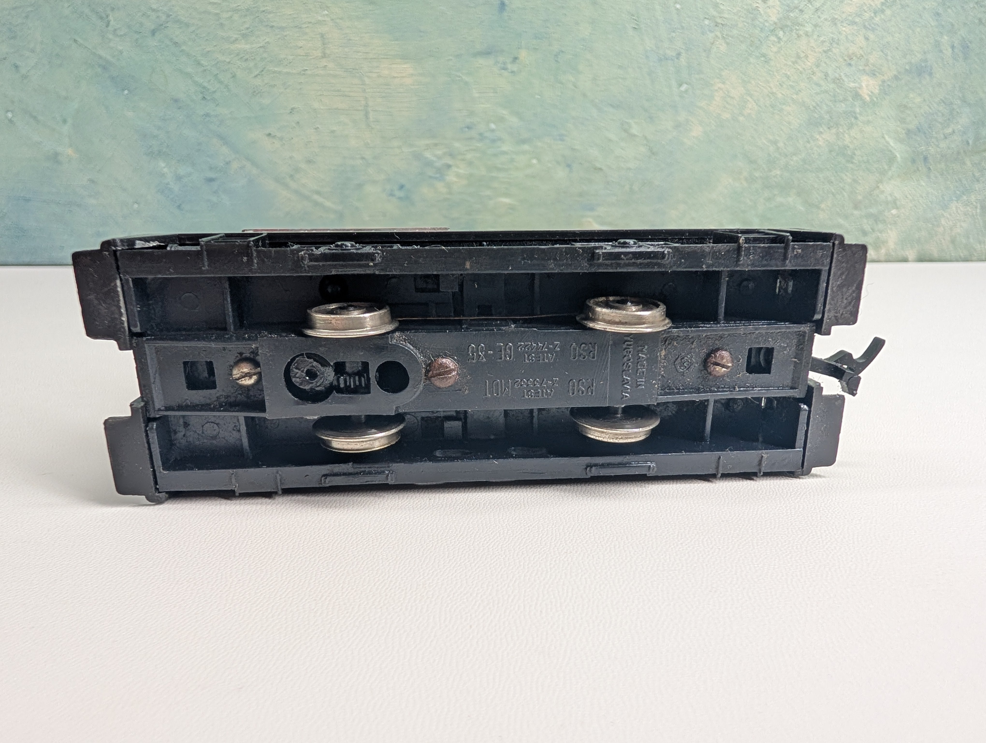 USED HO Scale Switcher Diesel Locomotive Red/Silver Tested!