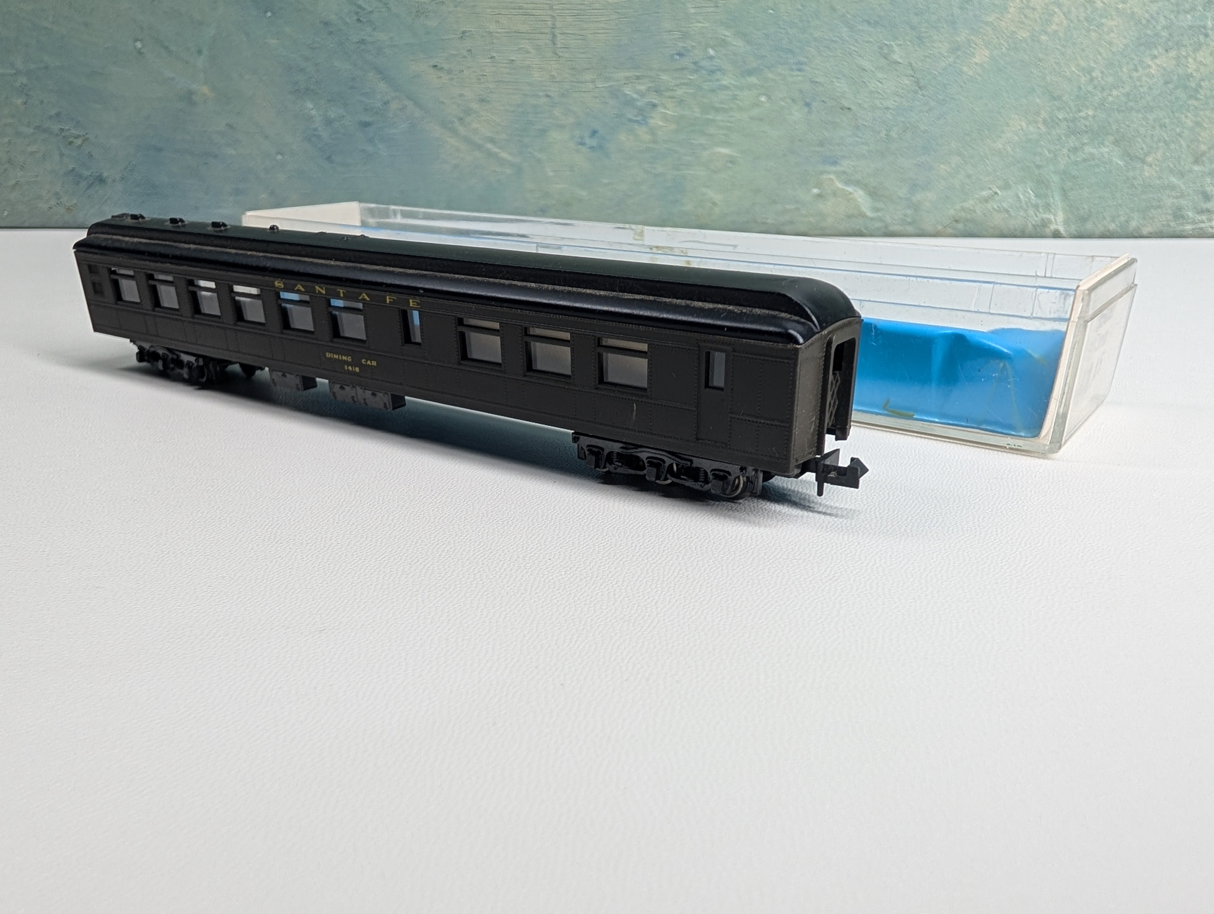 USED Atlas N Scale Dining Passenger Car Santa Fe #1416