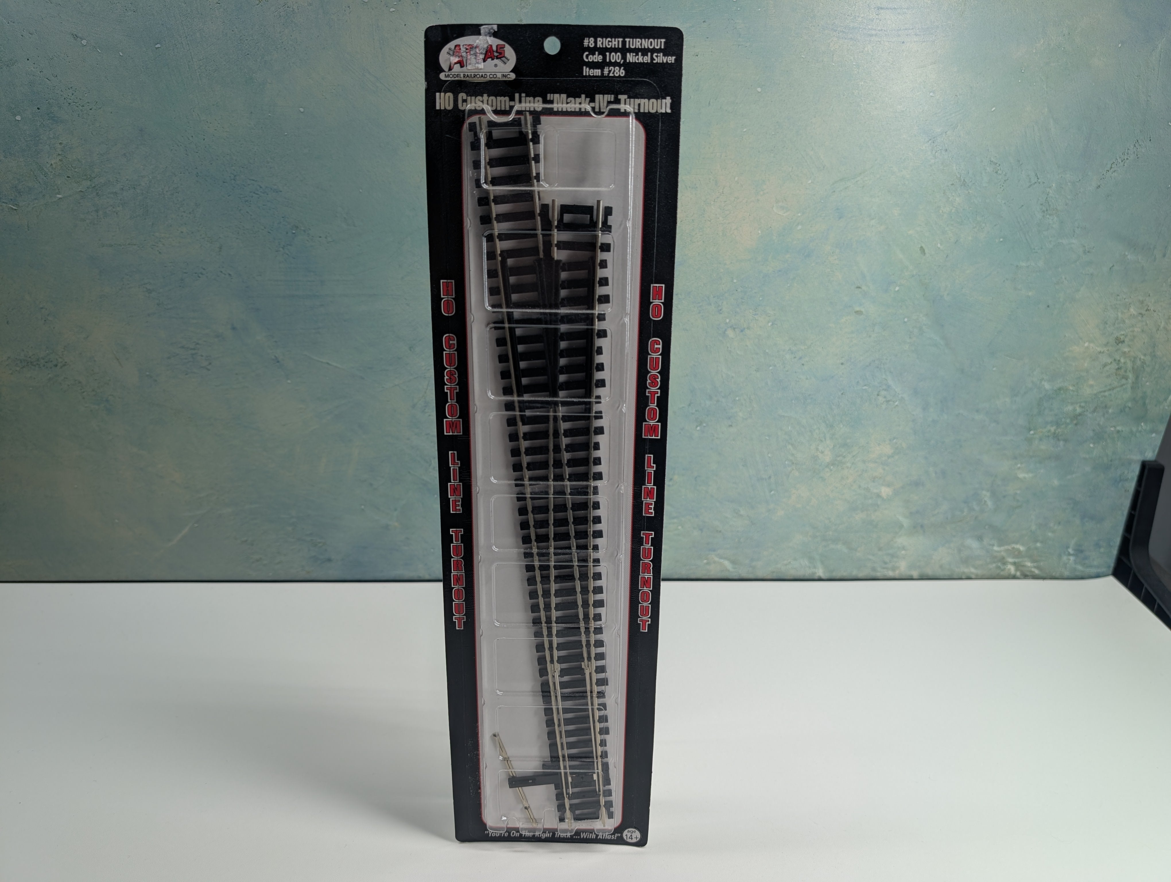 Atlas 286 HO Scale #8 Right Turnout Custom-Line, Code 100 Nickel Silver, Mark IV