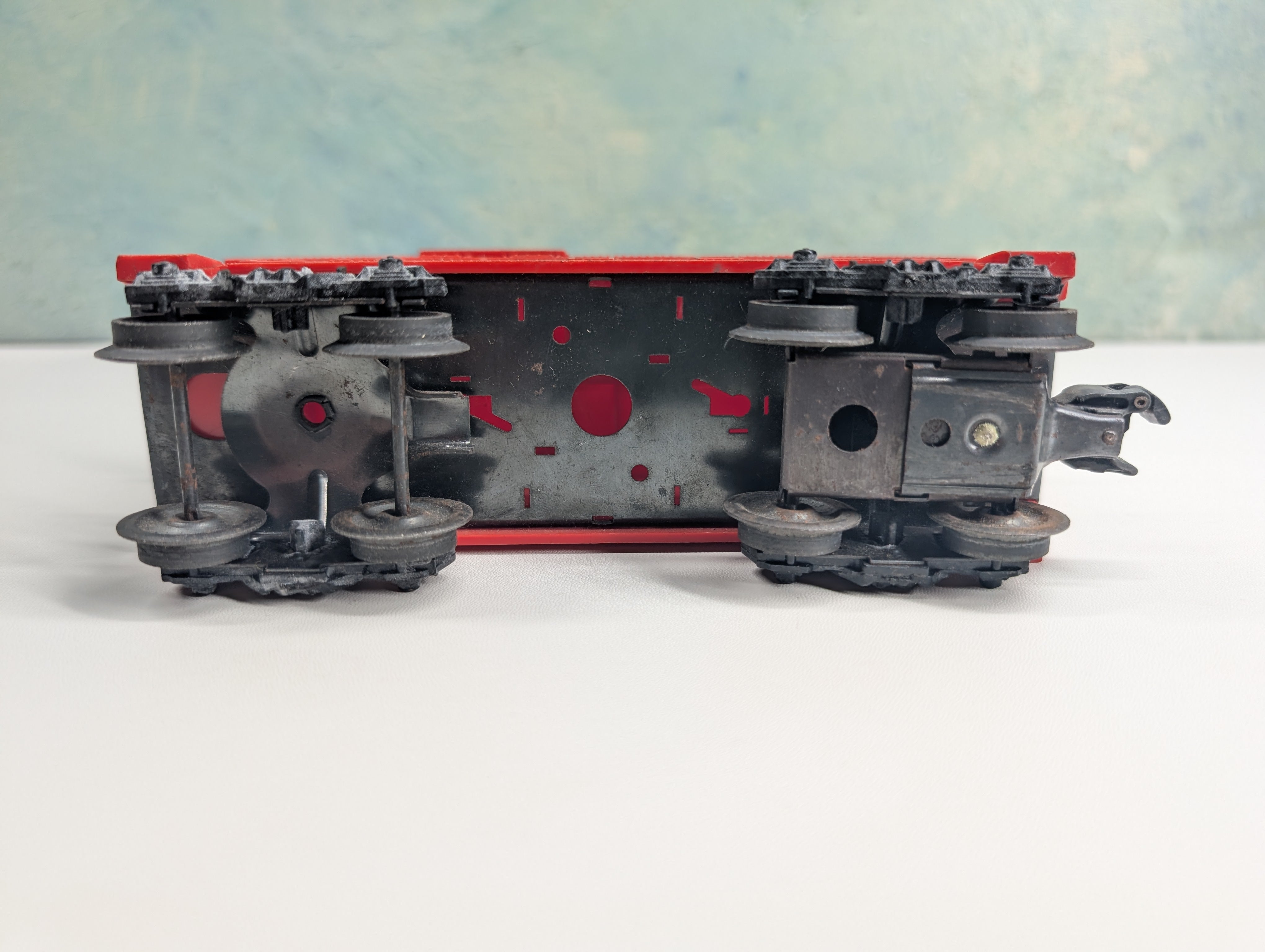 USED Lionel O Red Caboose Unlettered