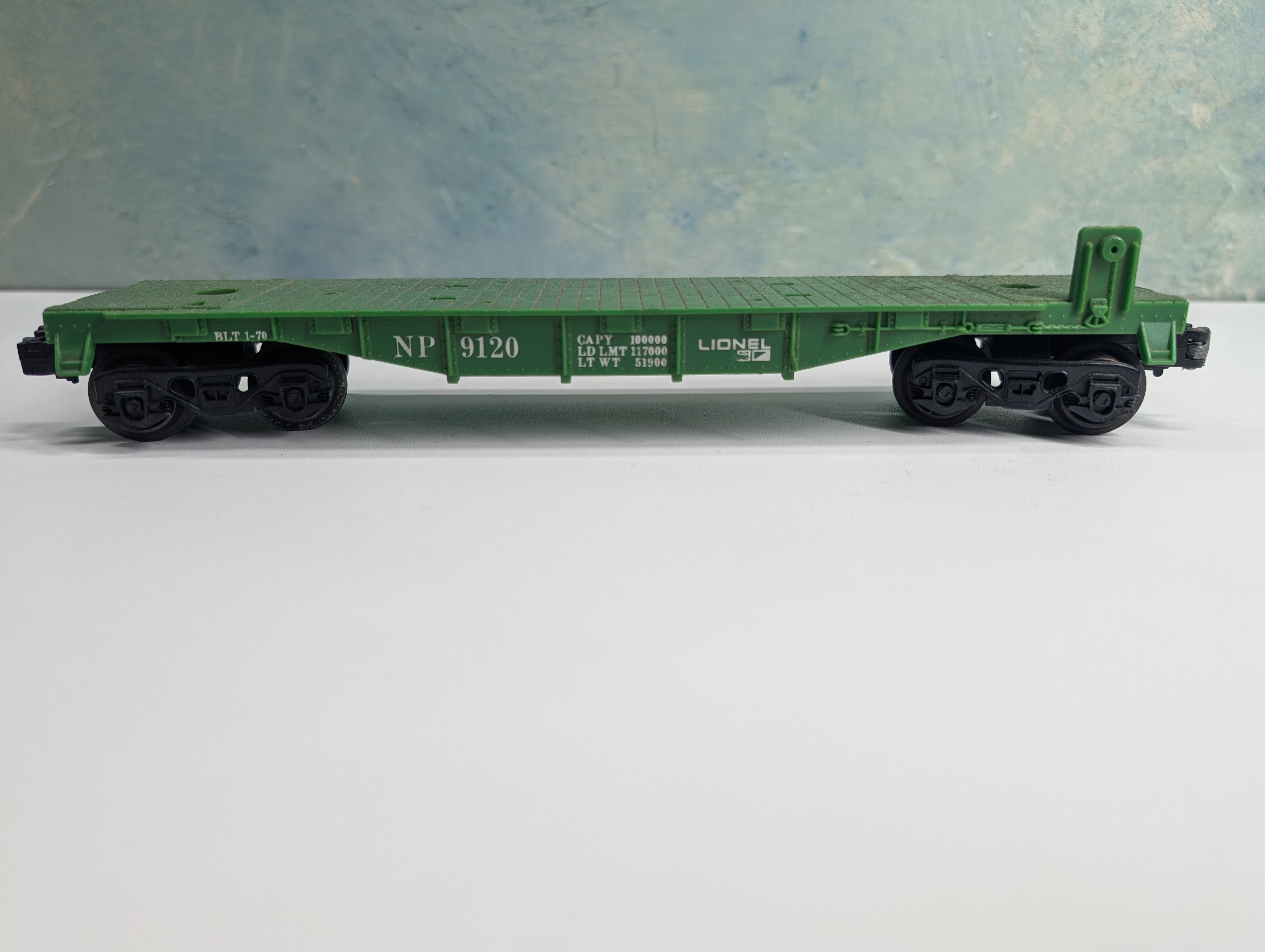 USED Lionel O Flat Car, Green Northern Pacific NP #9120
