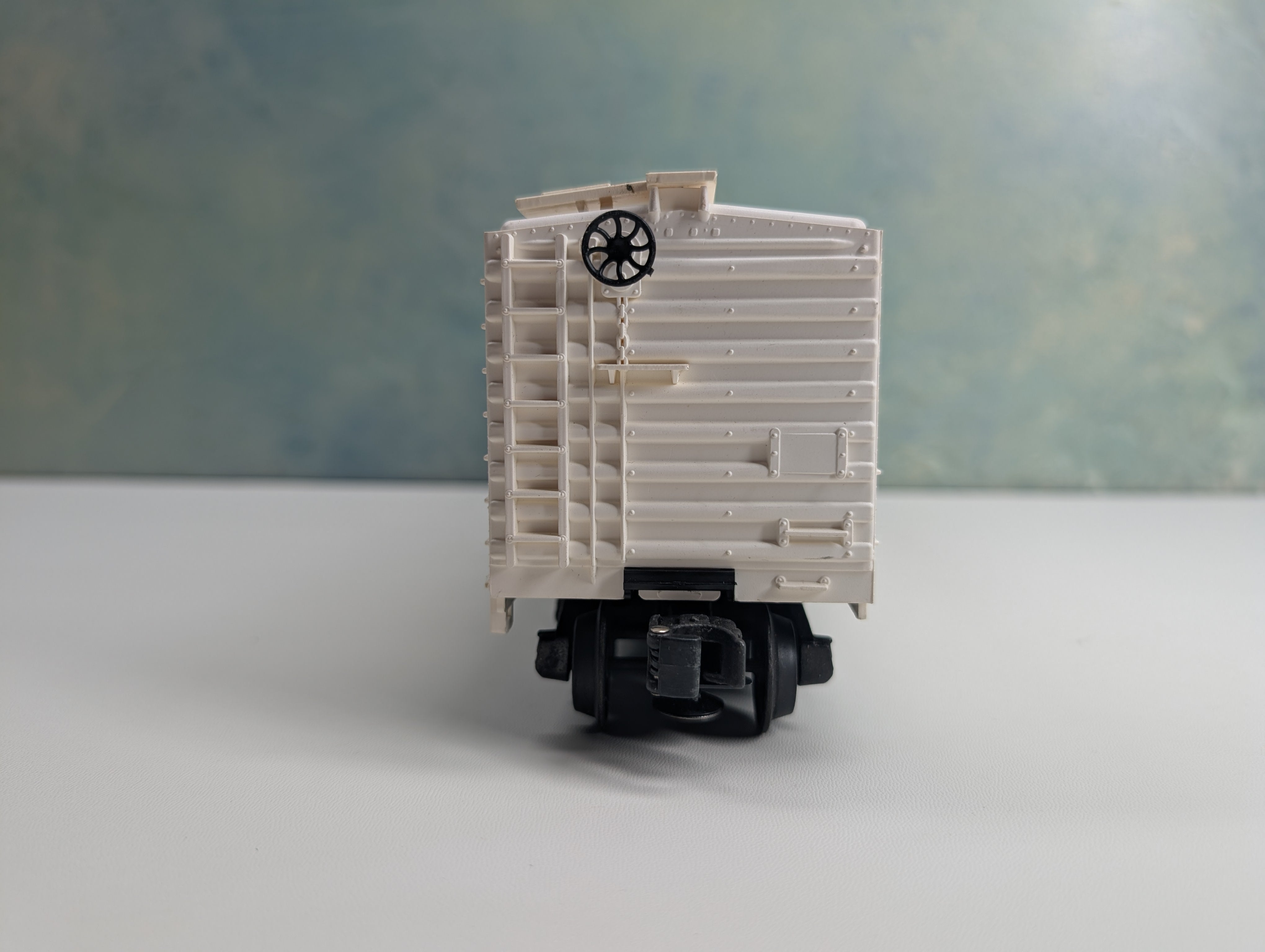USED Lionel O Beer Car Miller High Life MHLX #9802