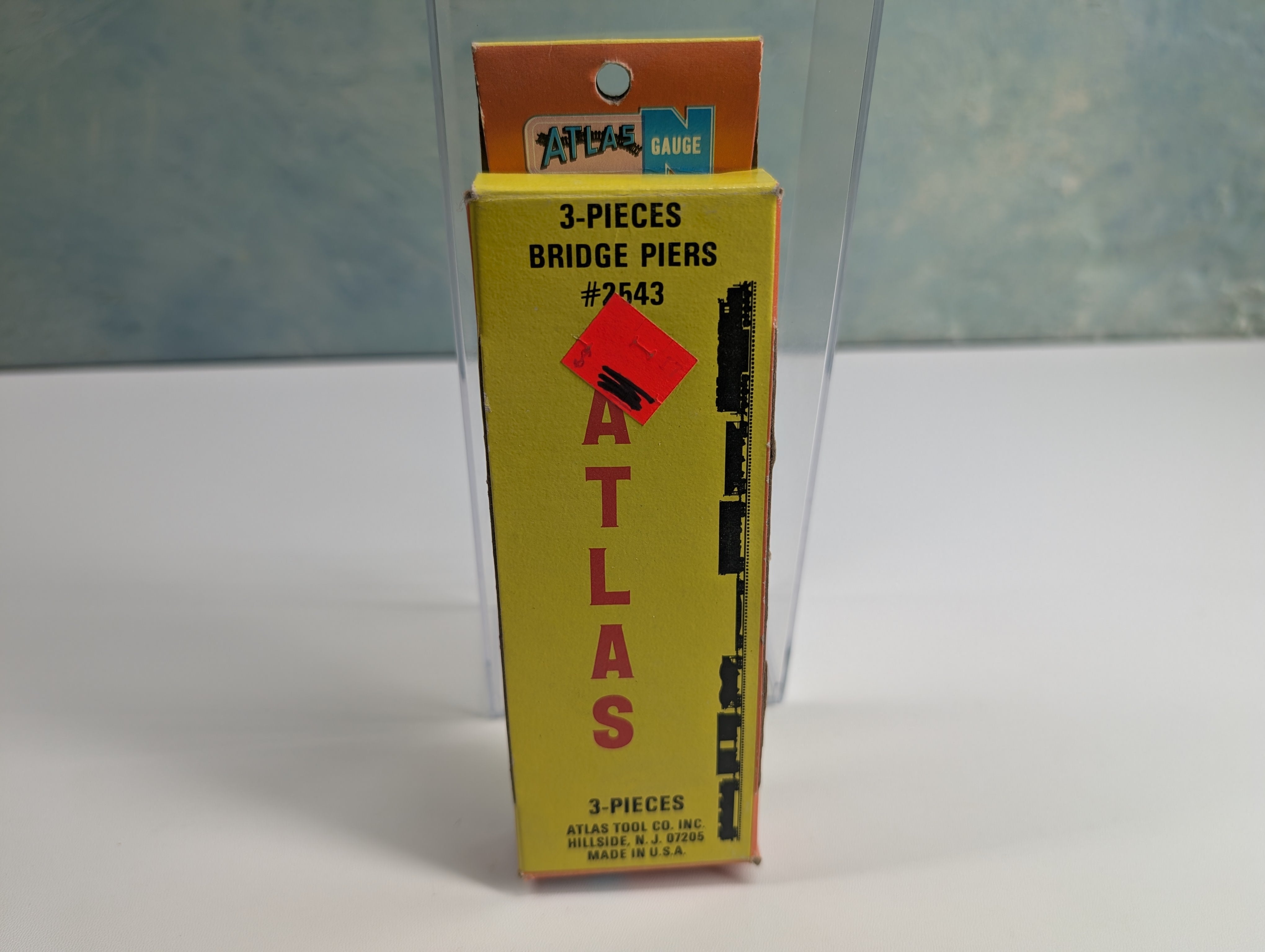Atlas 2543 N Scale Bridge Piers (3 pcs)