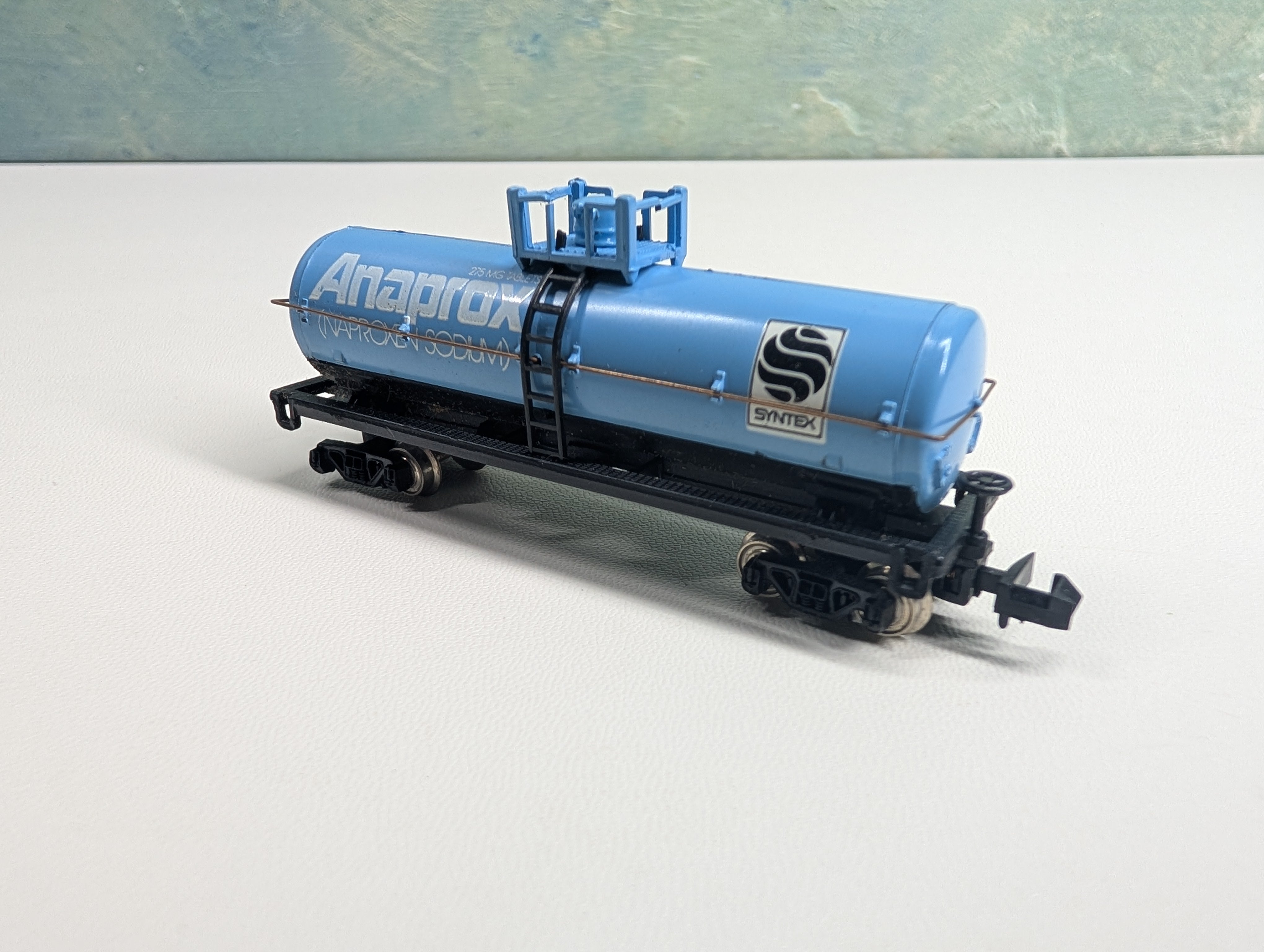USED Bachmann N Scale Single Dome Blue Tank Car Syntex Anaprox
