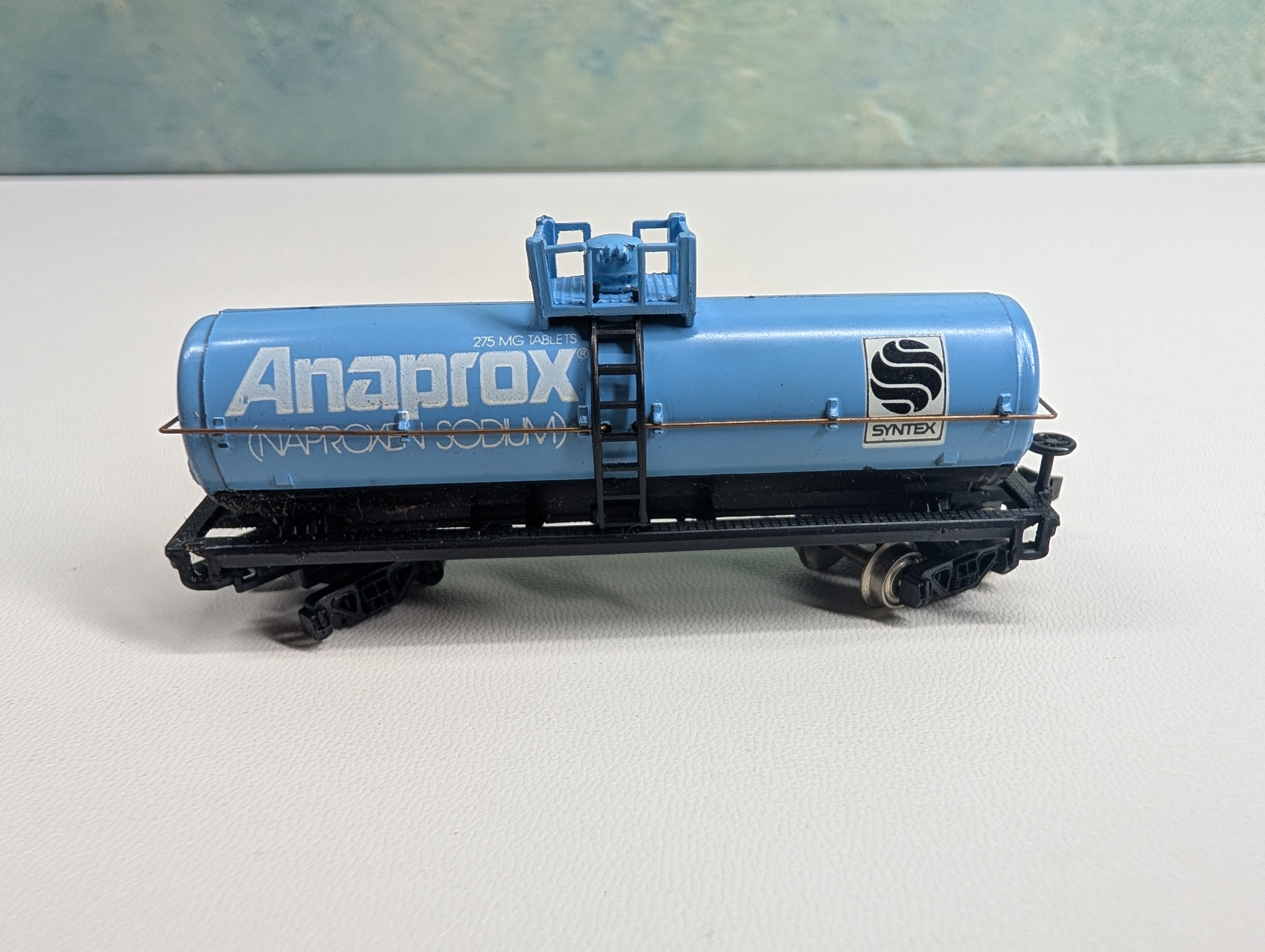 USED Bachmann N Scale Single Dome Blue Tank Car Syntex Anaprox