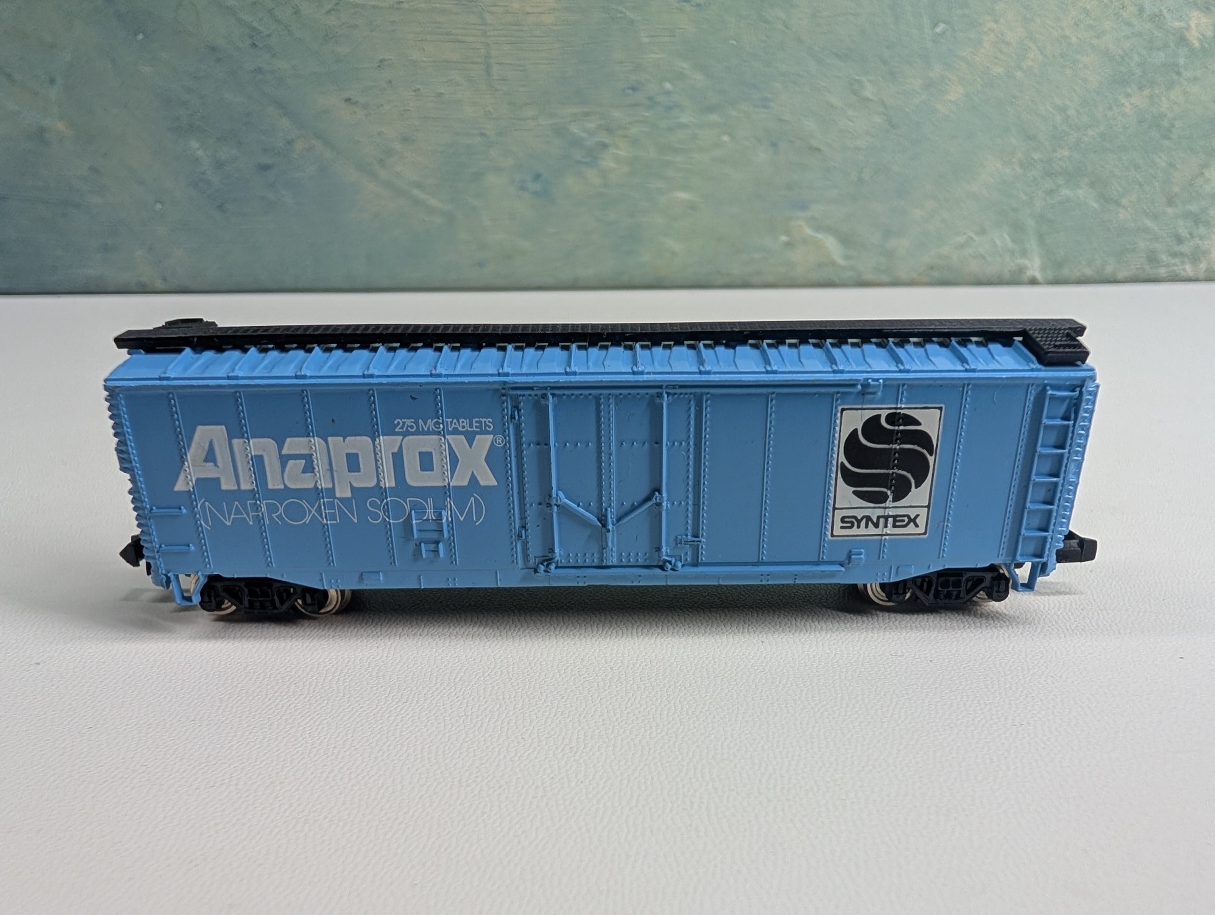USED Bachmann N Scale 50' Box Car, Blue Syntex Anaprox