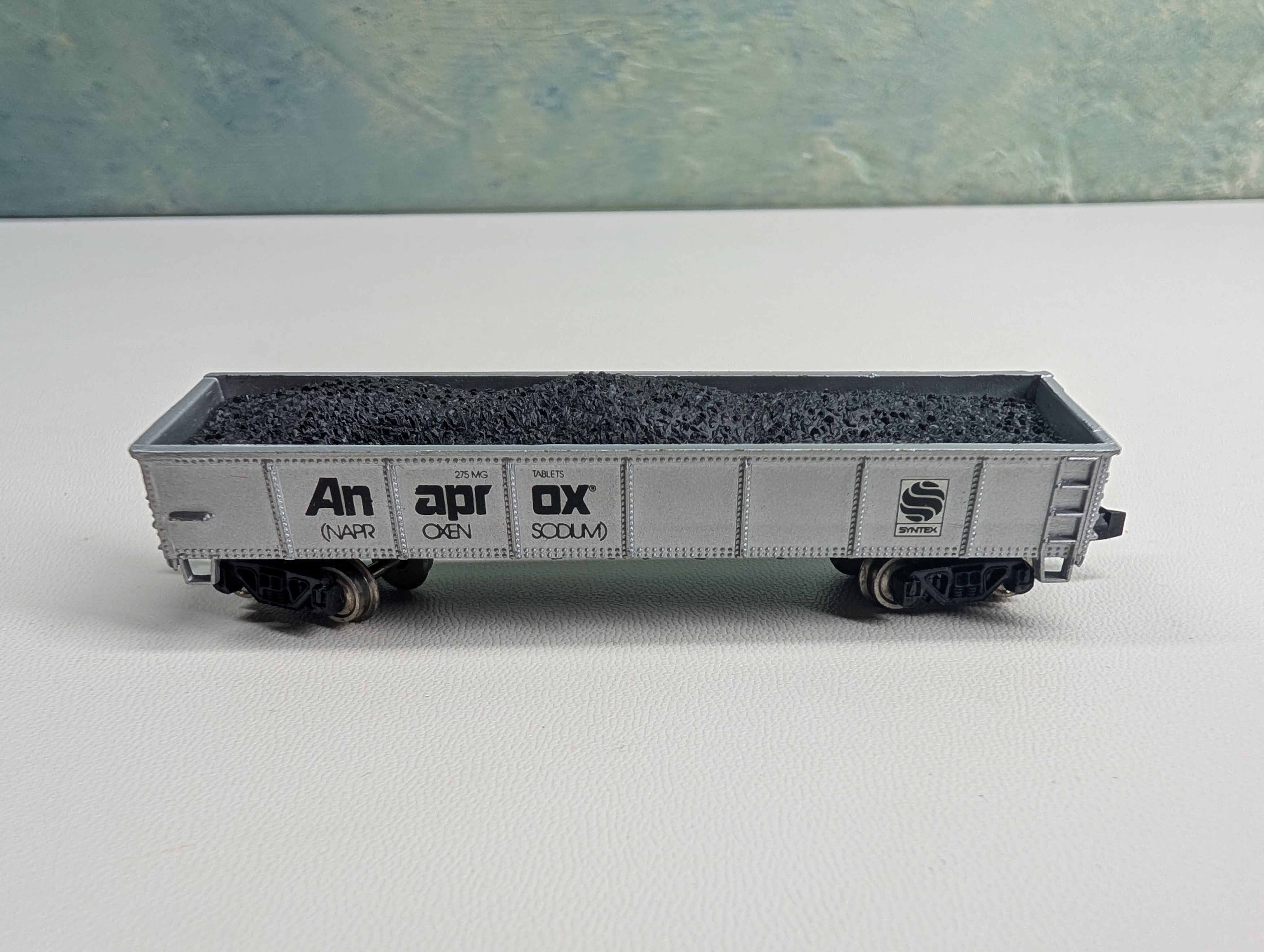 USED Bachmann N Scale 40' Gondola w/ Coal Syntex Anaprox