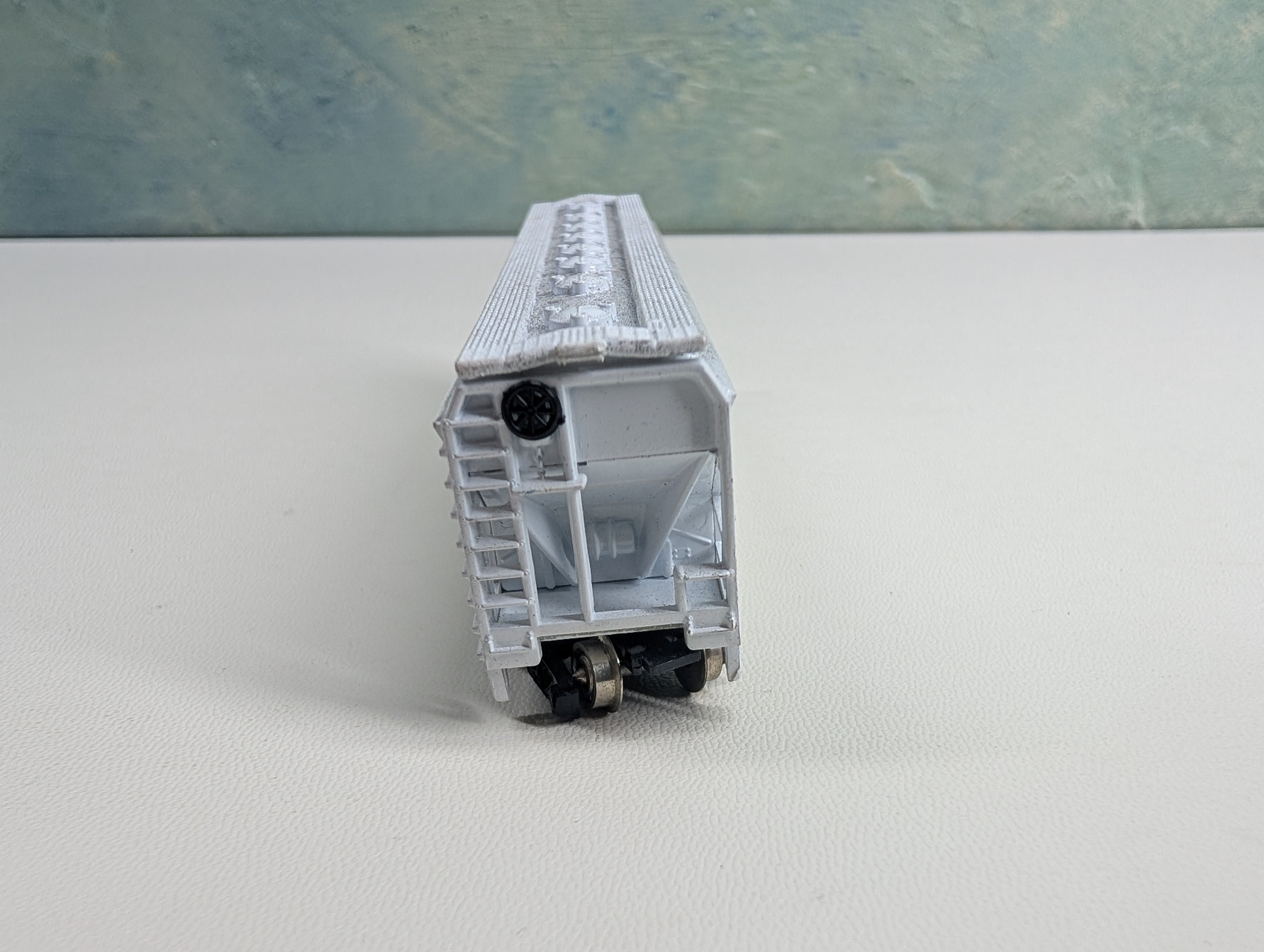 USED Bachmann N Scale 4 Bay Covered Hopper Syntex Anaprox