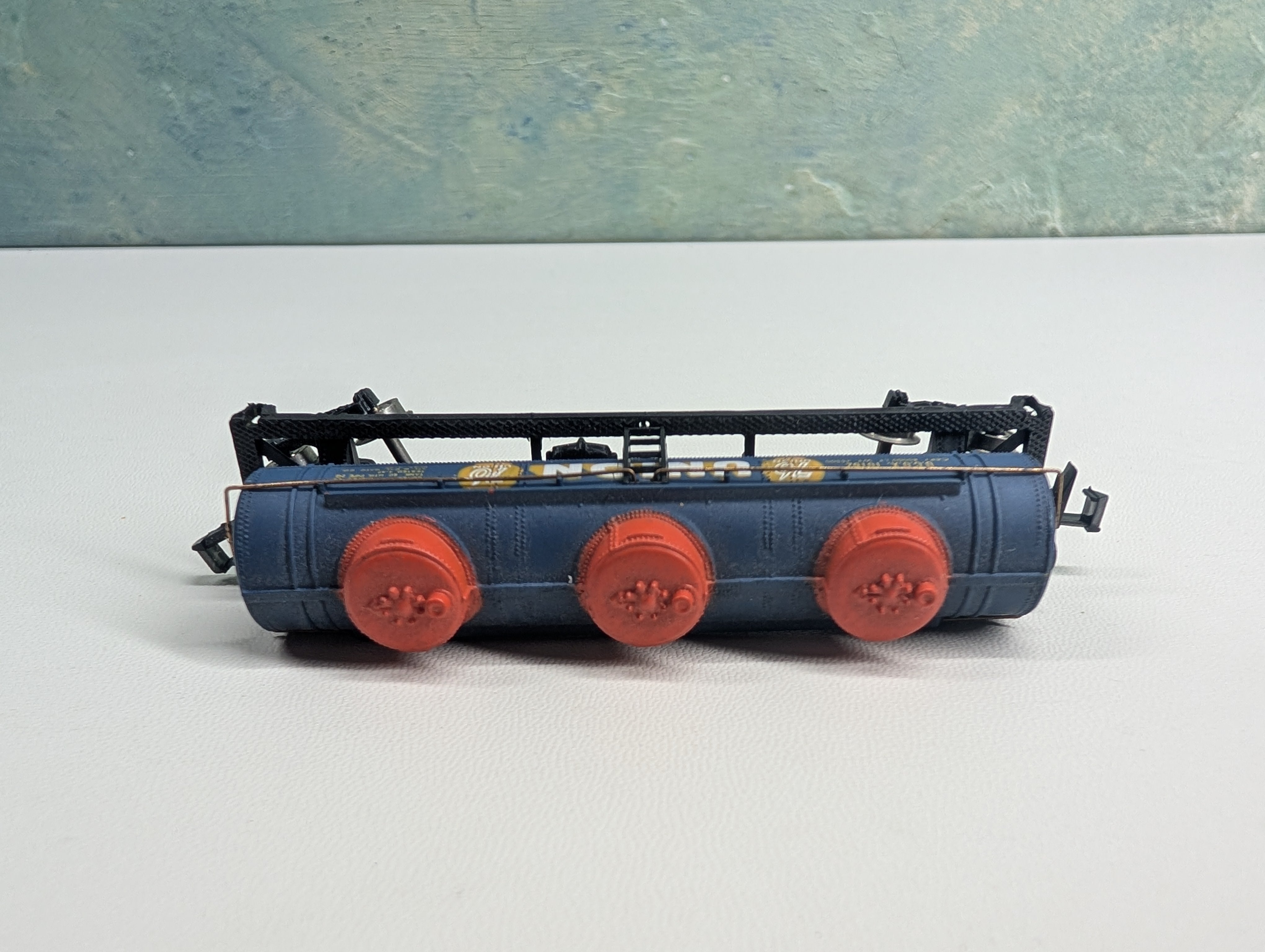 USED Bachmann N Scale Triple Dome Tank Car Union 76 UCOX #10162