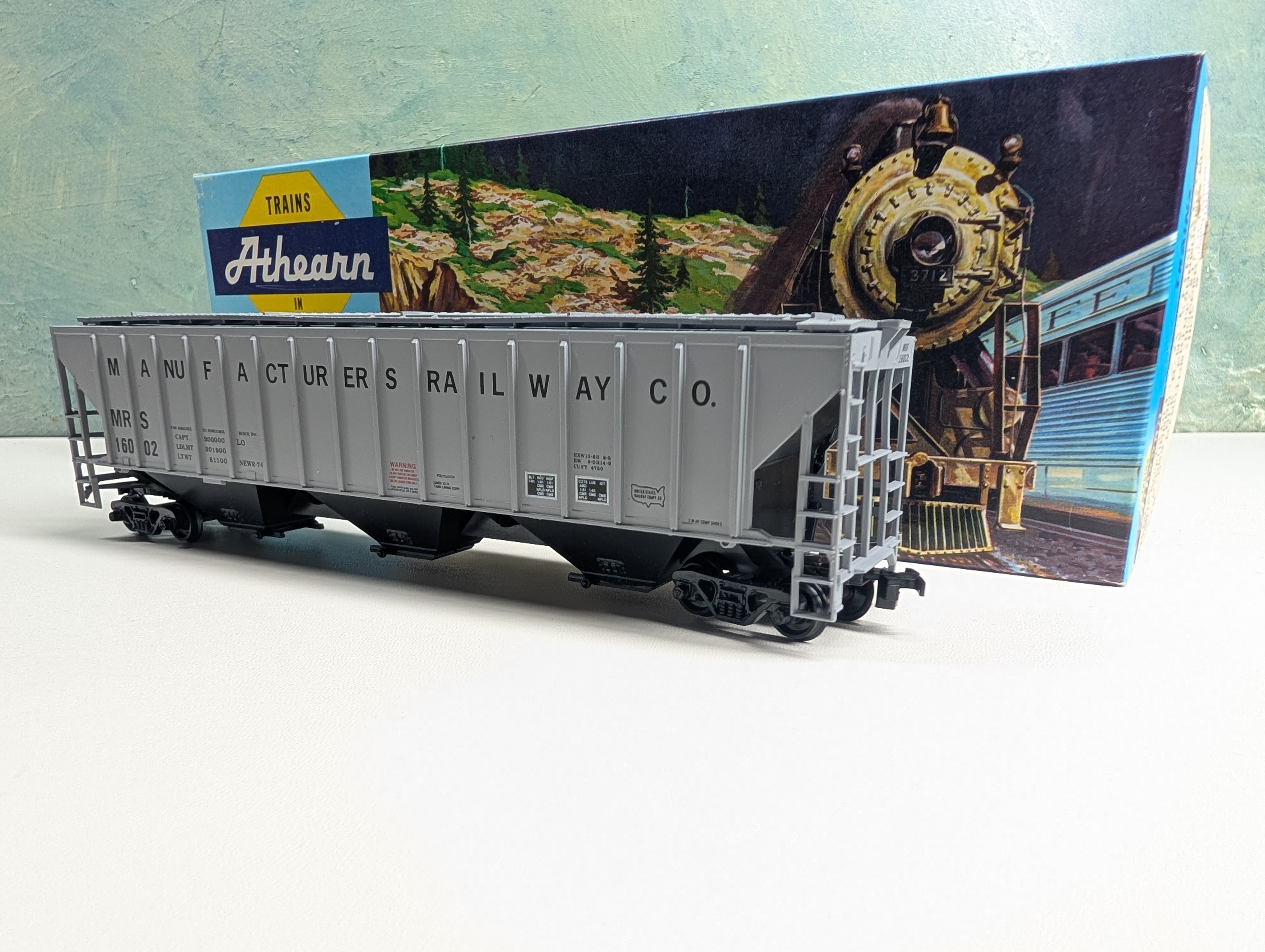 USED Athearn HO Scale 54' PS Ribside Covered Hopper, Manufacturers Railway Anheuser-Busch MRS #16002 Bev-Bel