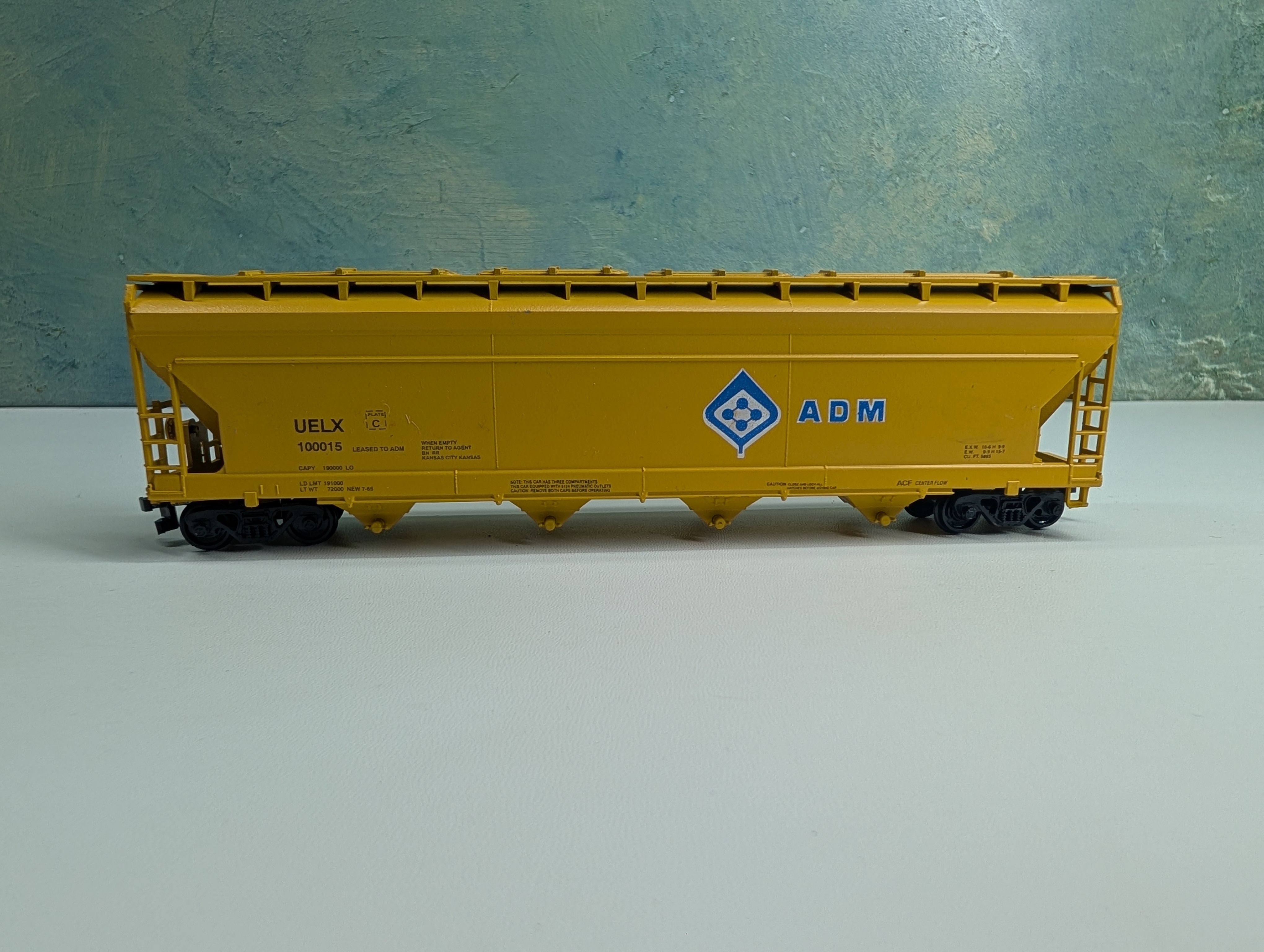 USED Athearn HO Scale 55' ACF Center Flow Covered Hopper ADM UELX #100015 Bev-Bel
