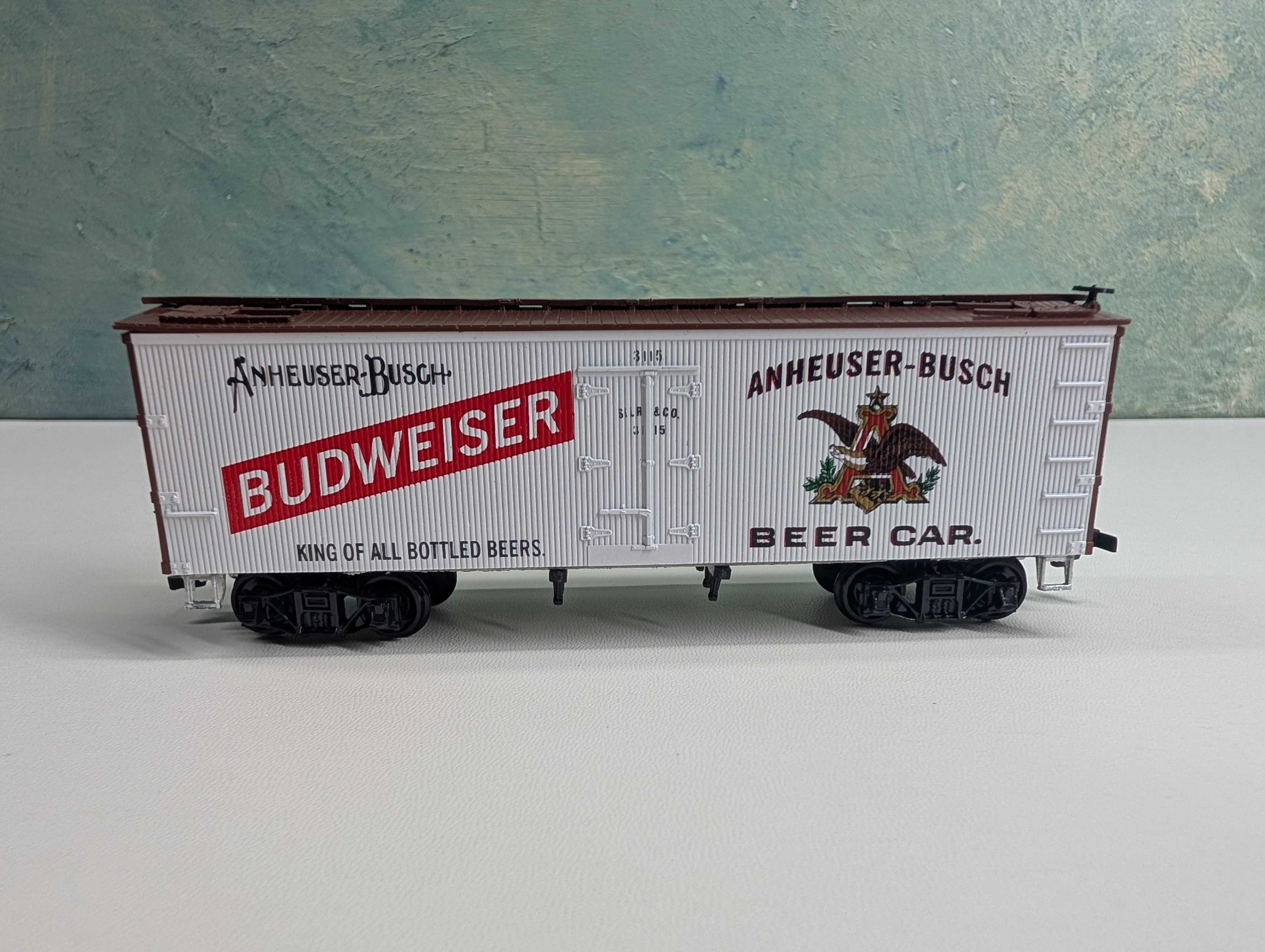 USED Roundhouse HO Scale 36' Billboard Refrigerator Box Car, Beer Car Anheuser-Busch #3115