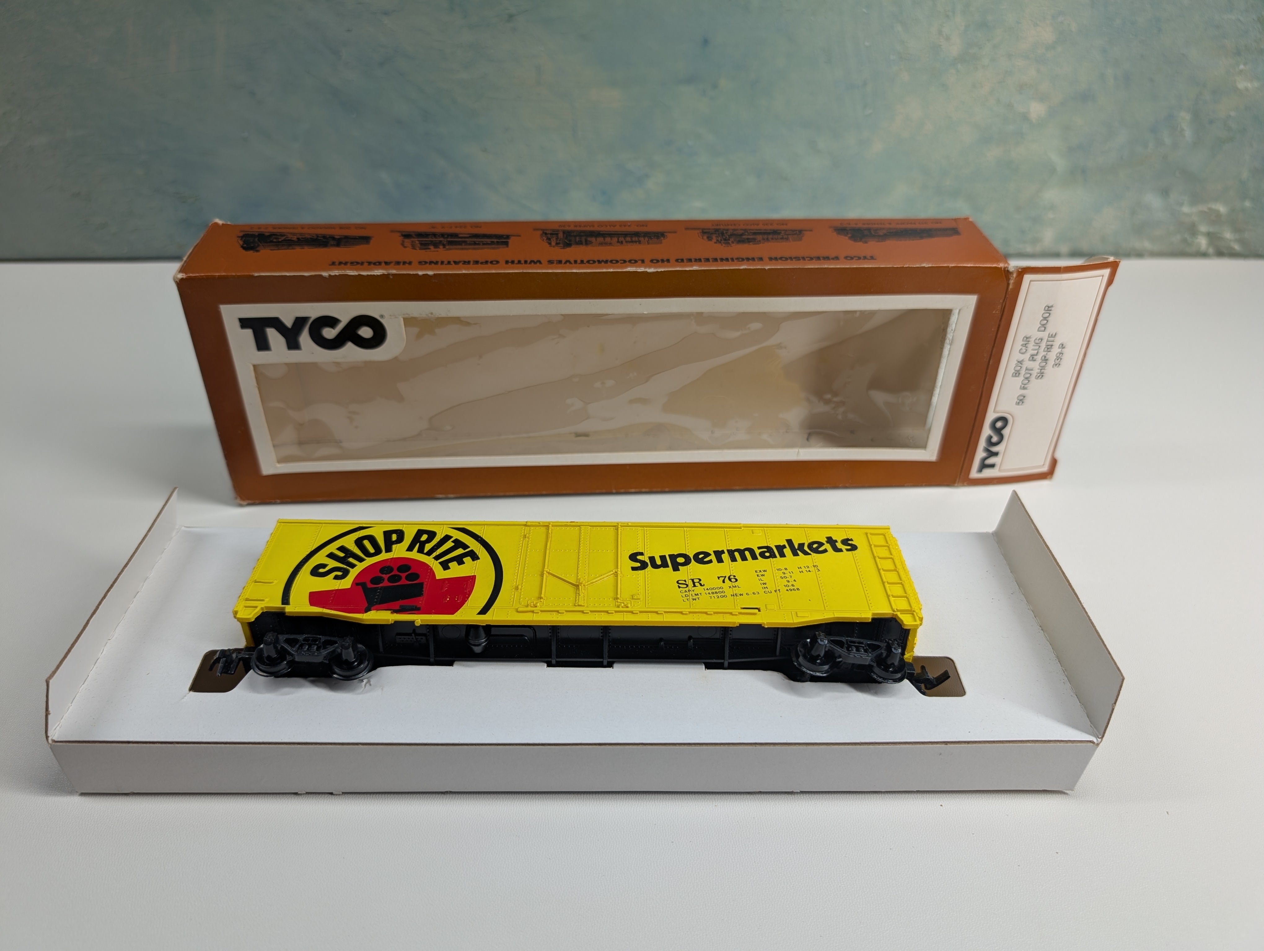USED Tyco HO Scale 50' Plug Door Box Car Shop-Rite