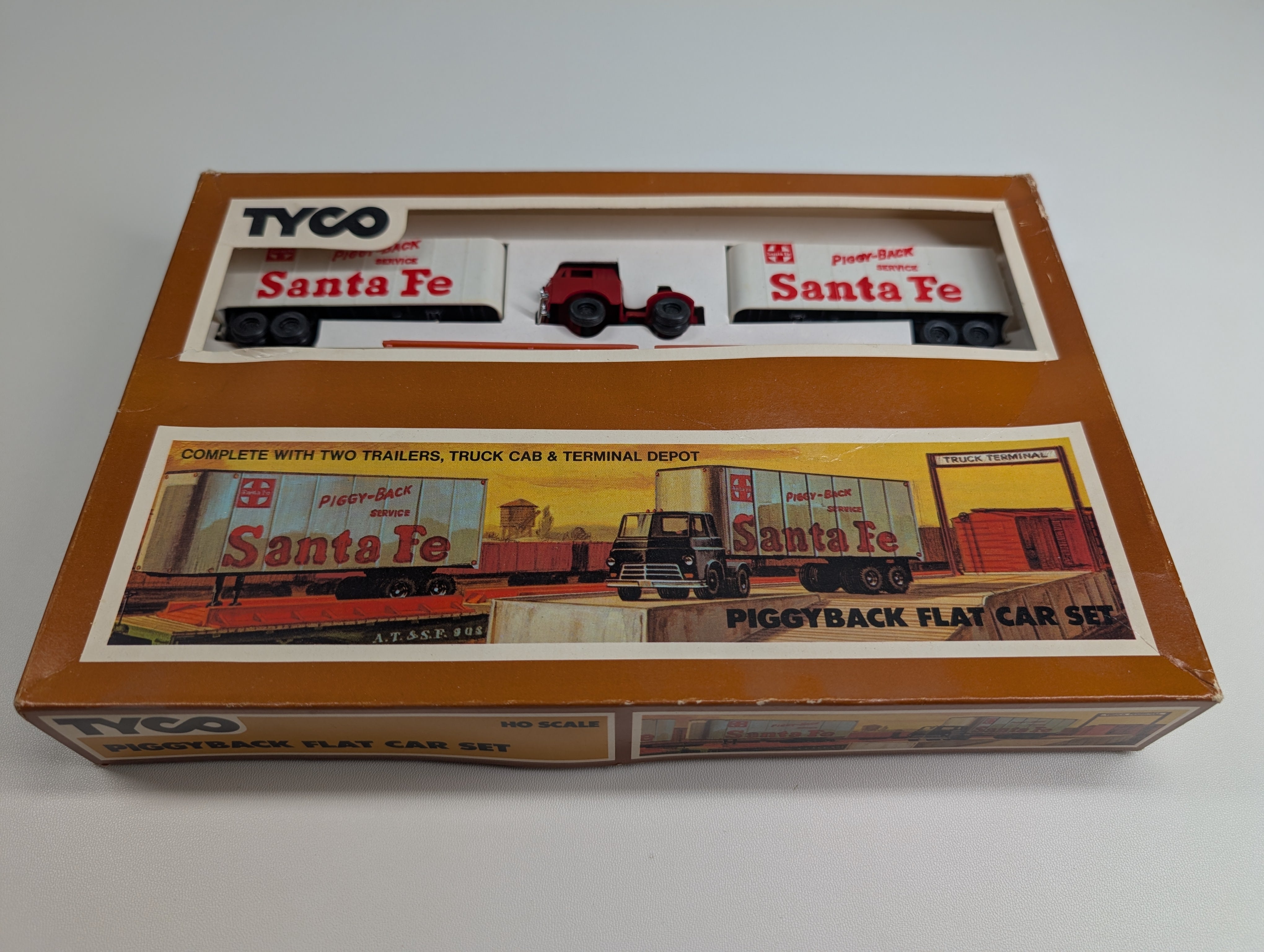 USED Tyco #348:500 HO Scale Piggyback Flat Car Set Santa Fe