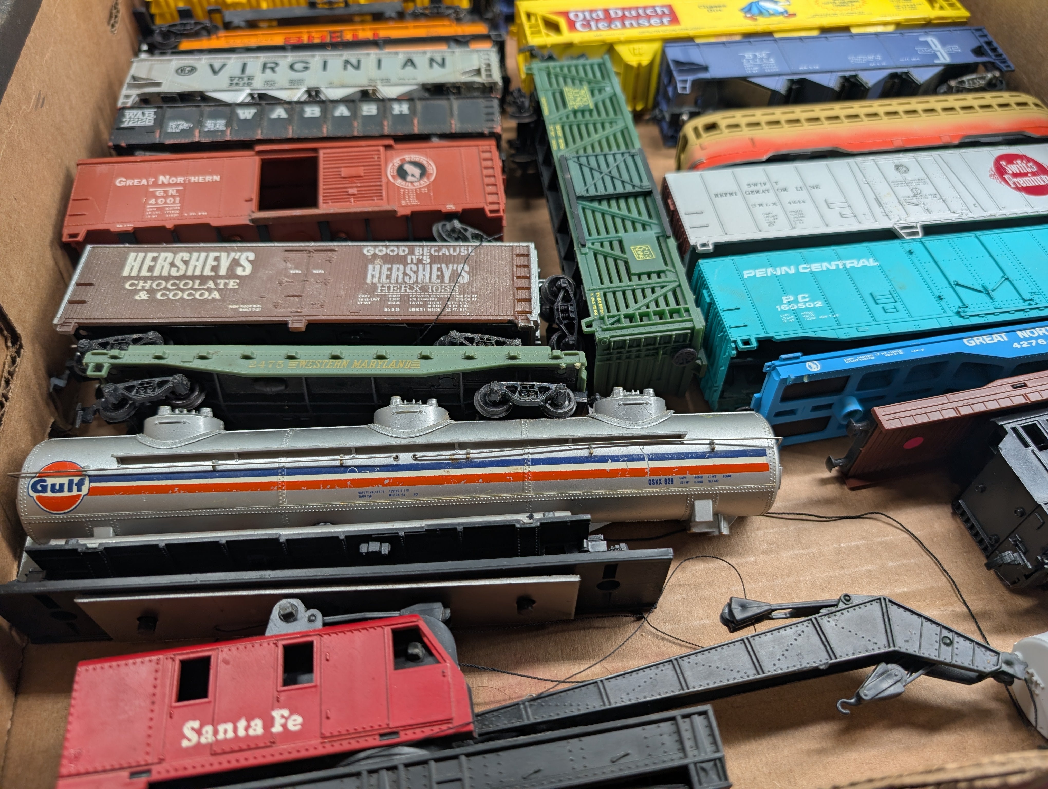 USED HO Scale Lot of Parts/Repairs Crane, Hoppers, Tank Cars, Bus & more Freight