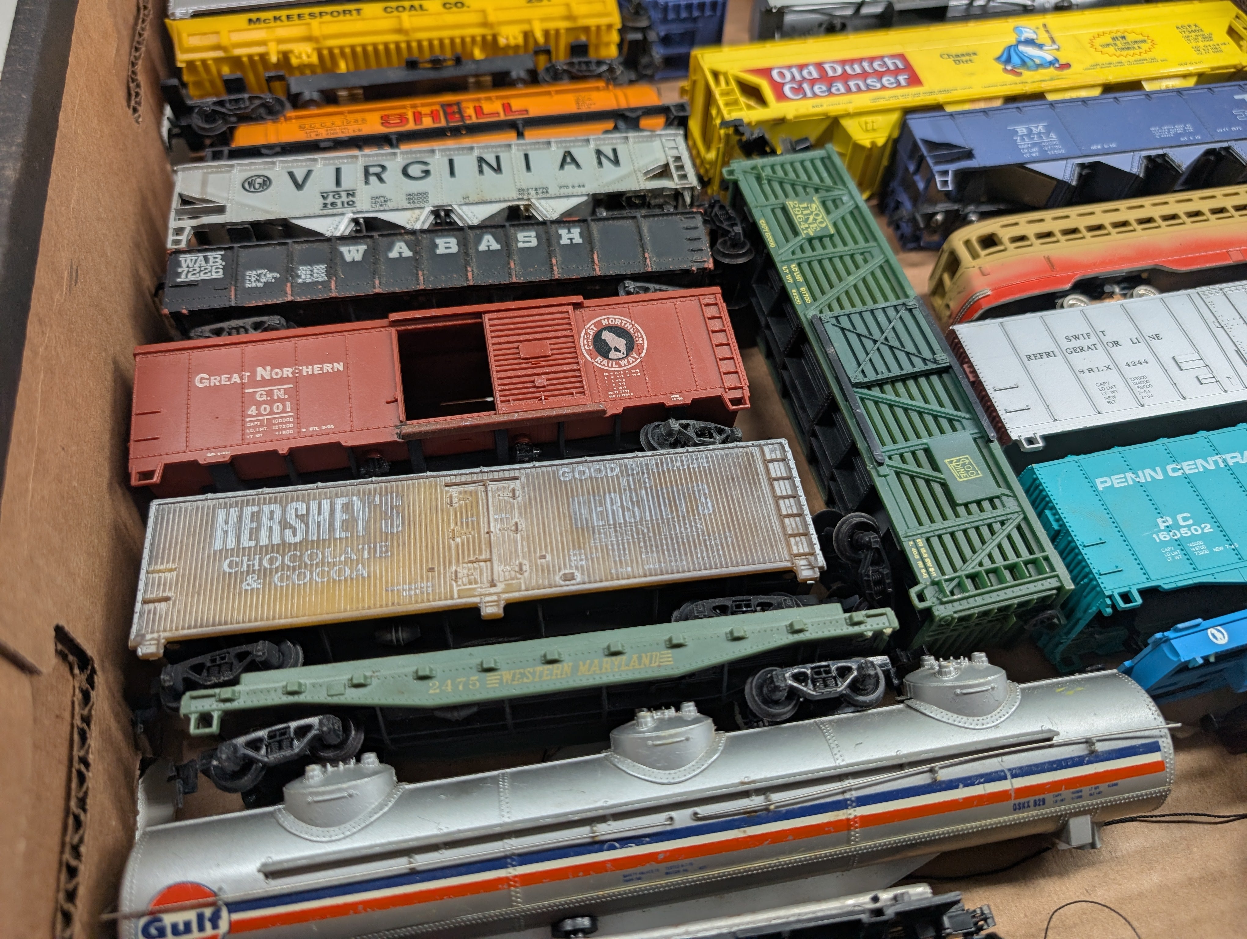 USED HO Scale Lot of Parts/Repairs Crane, Hoppers, Tank Cars, Bus & more Freight