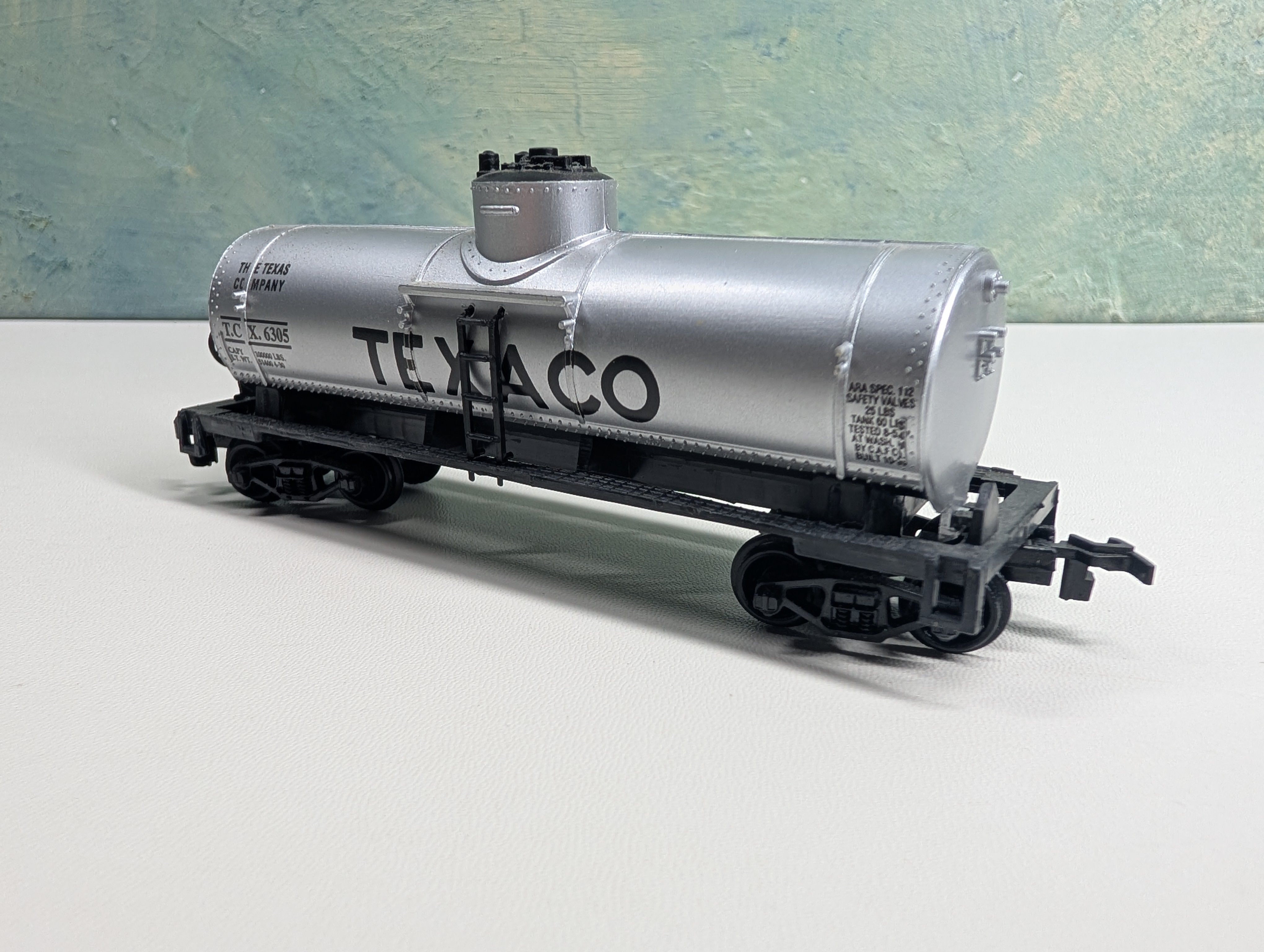 USED Life-Like HO Scale Single Dome Tank Car Texaco TCX #6305