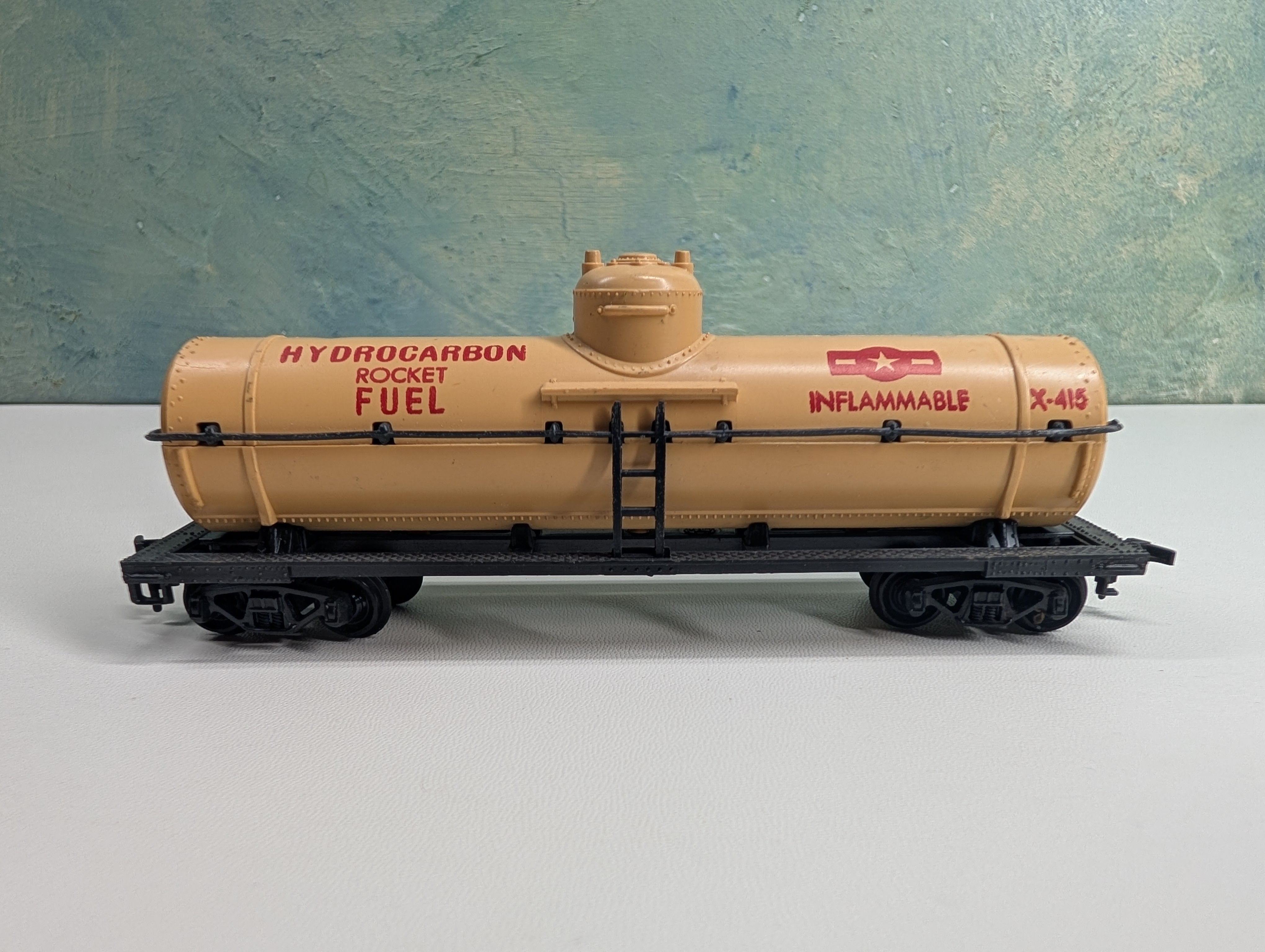 USED Model Power HO Scale Single Dome Tank Car Hydrocarbon Rocket Fuel #X-415