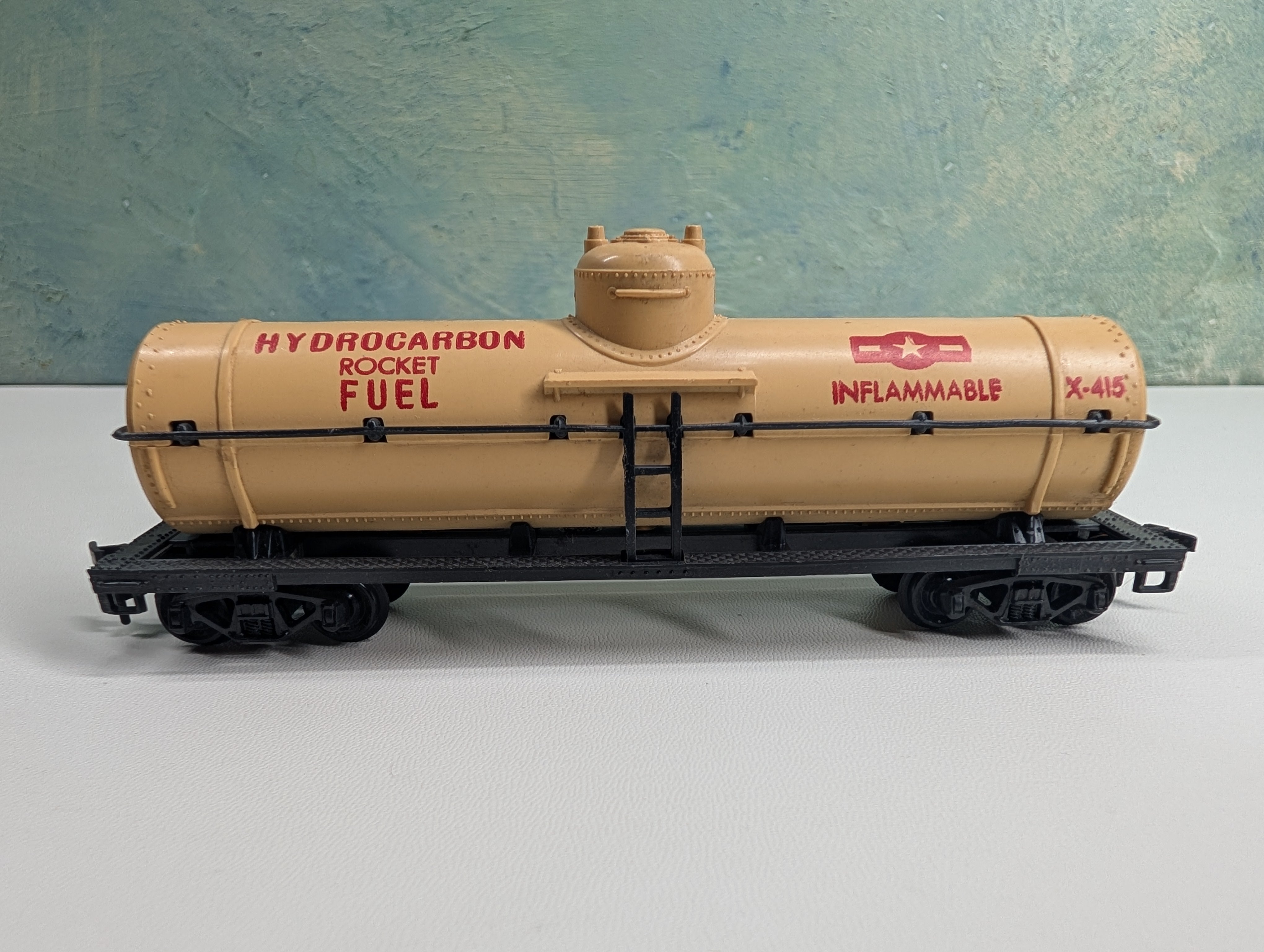 USED Model Power HO Scale Single Dome Tank Car Hydrocarbon Rocket Fuel #X-415