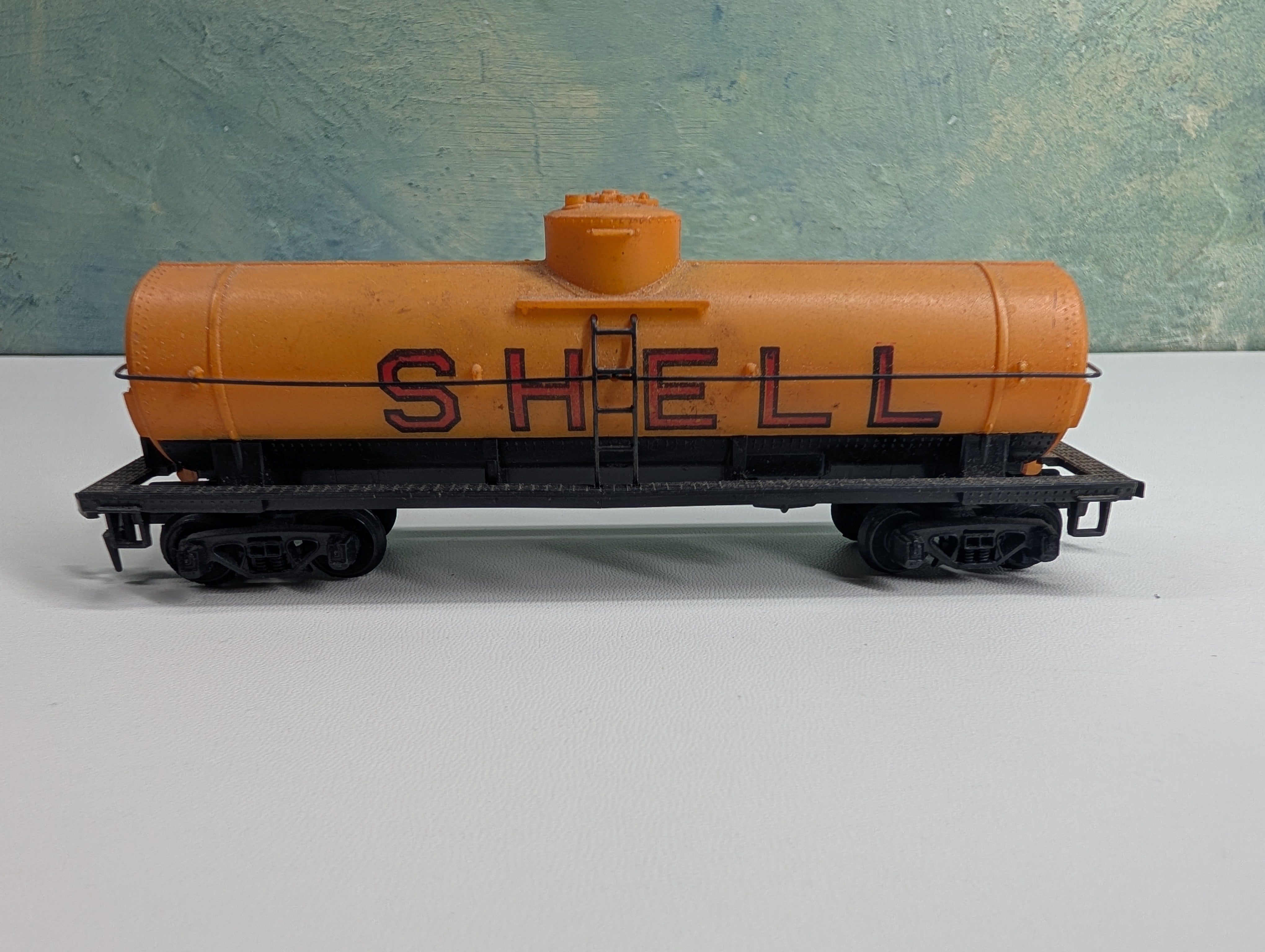 USED Tyco HO Scale Single Dome Tank Car Shell