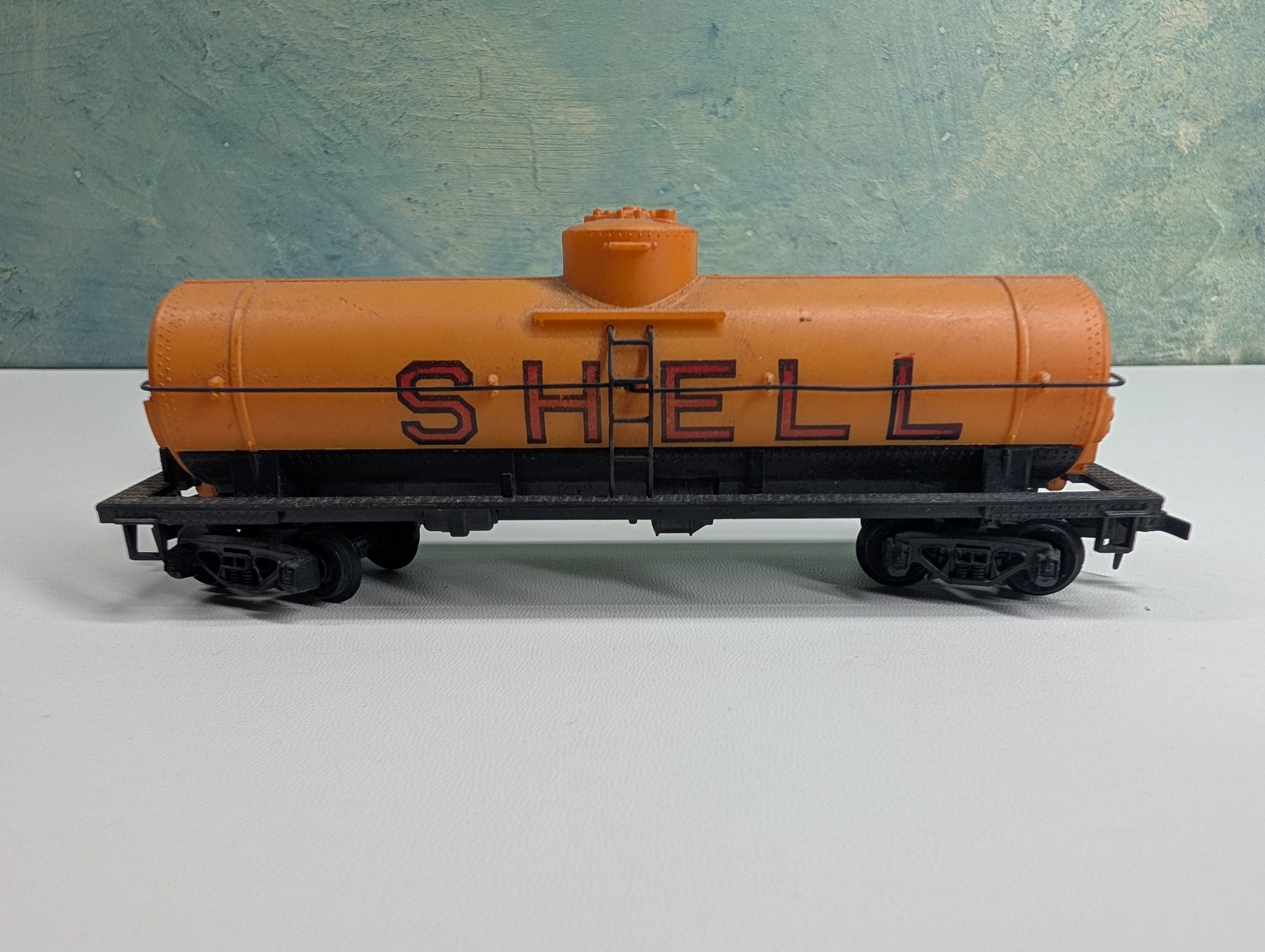 USED Tyco HO Scale Single Dome Tank Car Shell