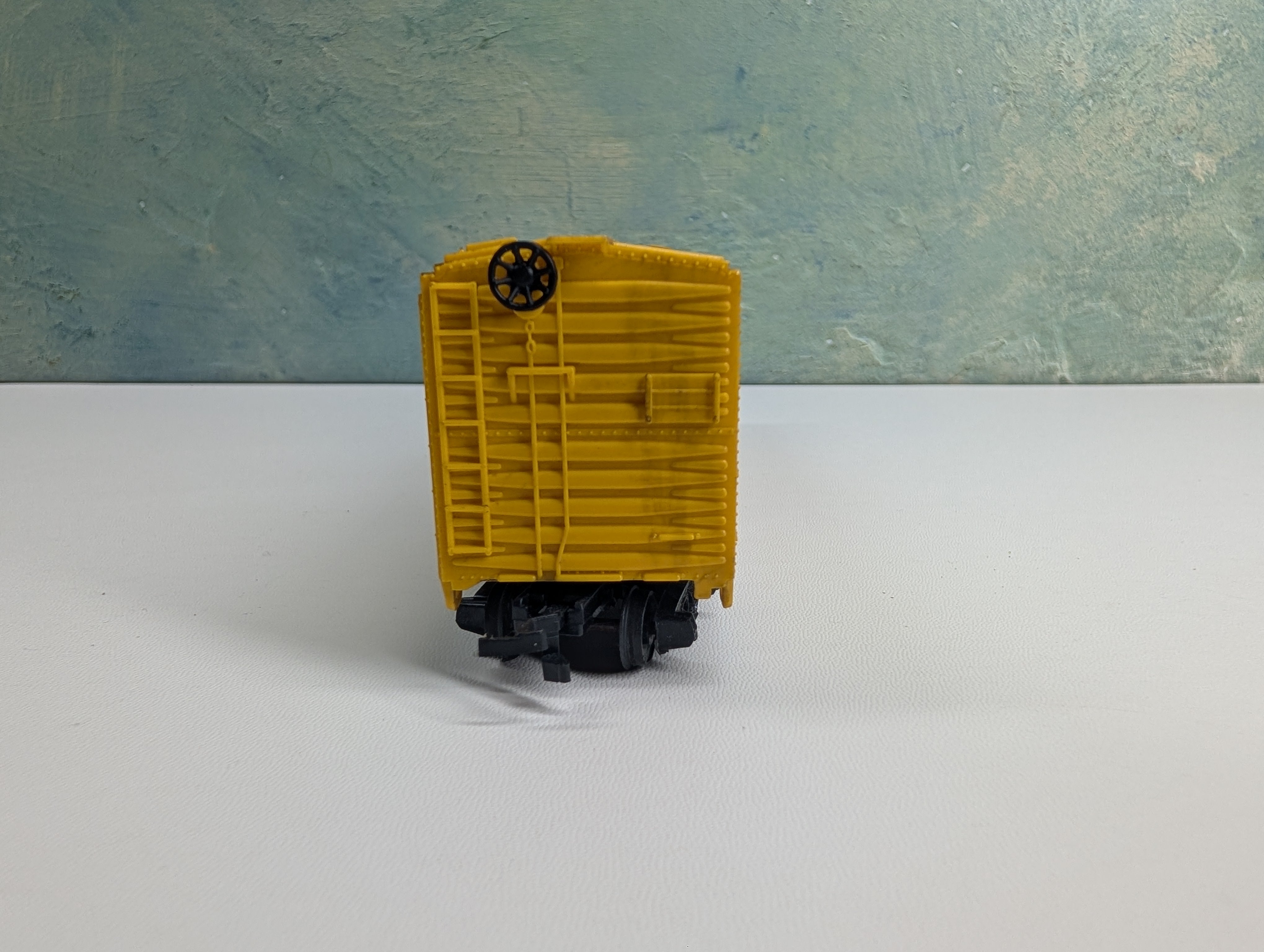 USED Bachmann HO Scale 50' Box Car Milwaukee Road MILW #56500