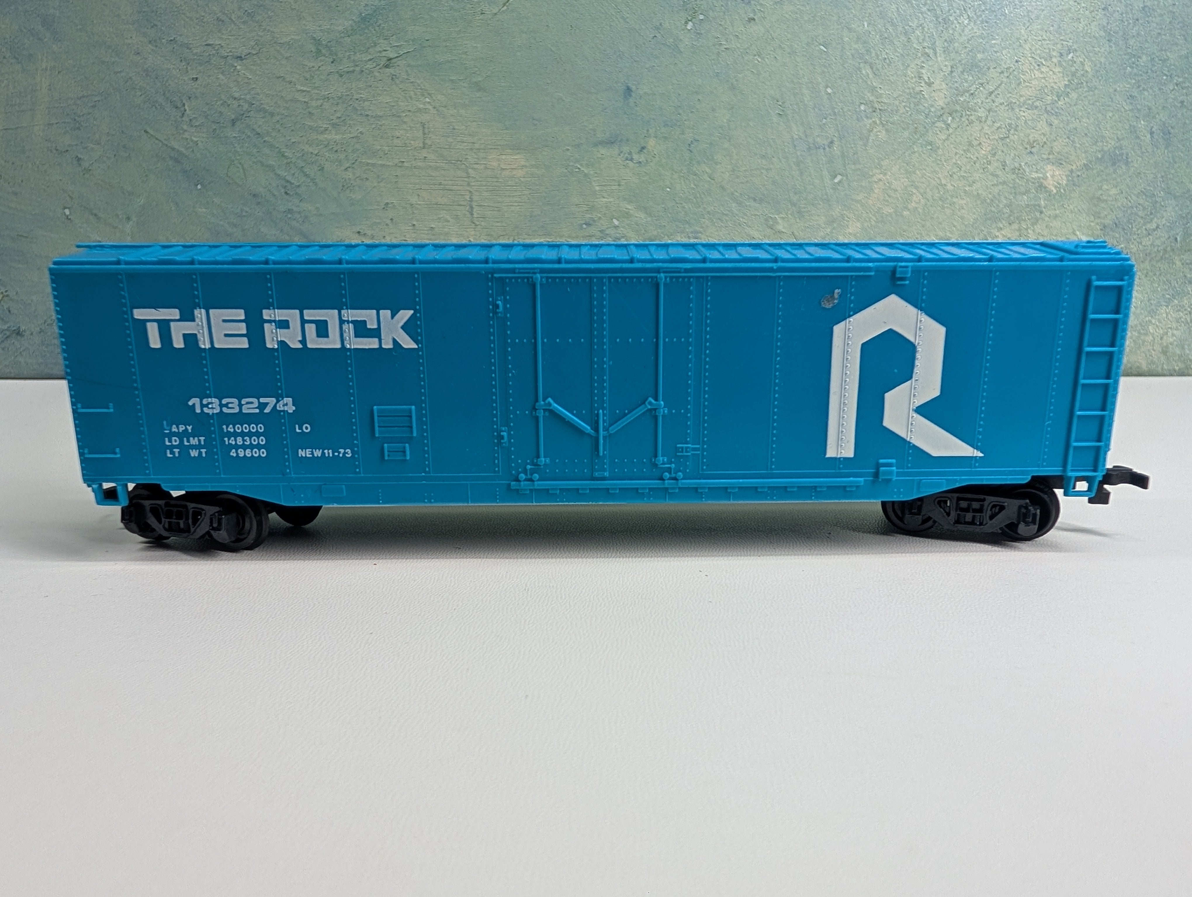 USED Bachmann HO Scale 50' Box Car Rock Island #133274