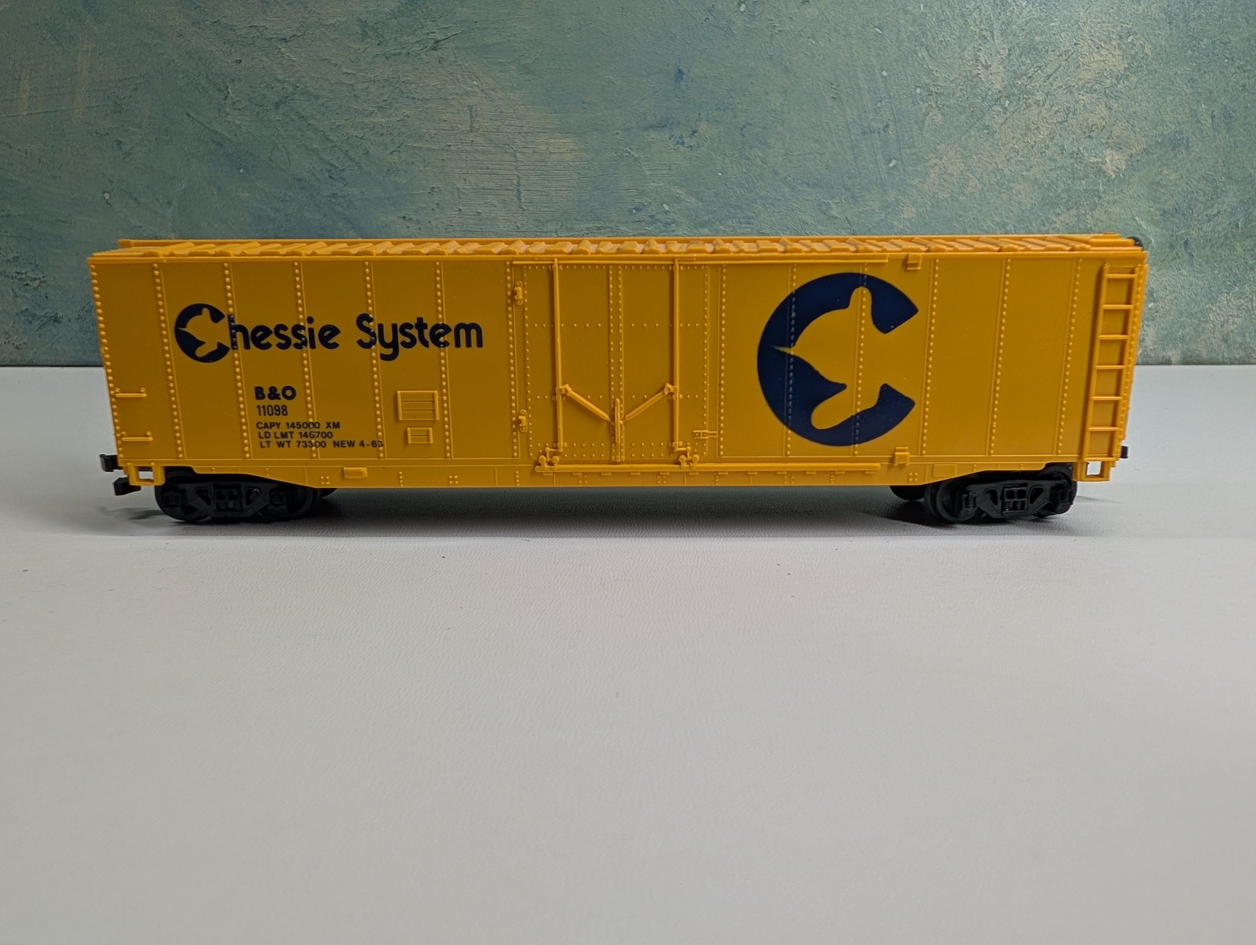 USED Bachmann HO Scale 50' Box Car Chessie System B&O #11098